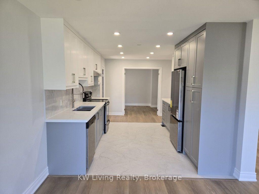 Photo 4 of Unit Main, 58 Roughfield Crescent, Scarborough, Agincourt North — HOMEH