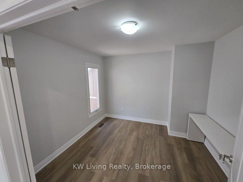 Photo 6 of Unit Main, 58 Roughfield Crescent, Scarborough, Agincourt North — HOMEH