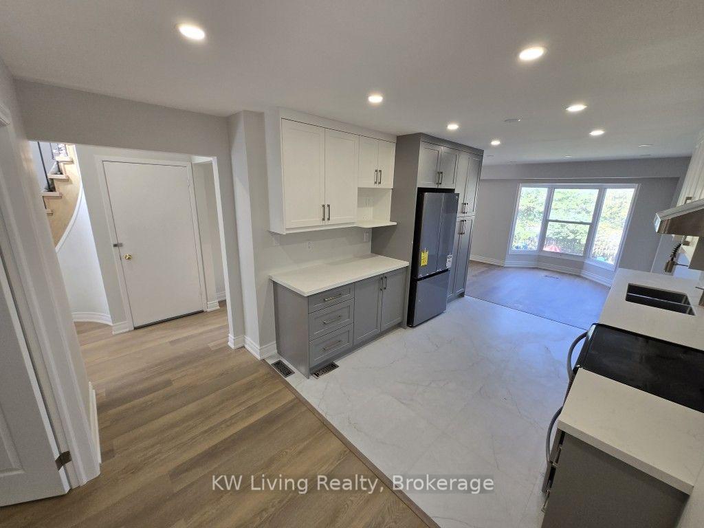 Photo 8 of Unit Main, 58 Roughfield Crescent, Scarborough, Agincourt North — HOMEH