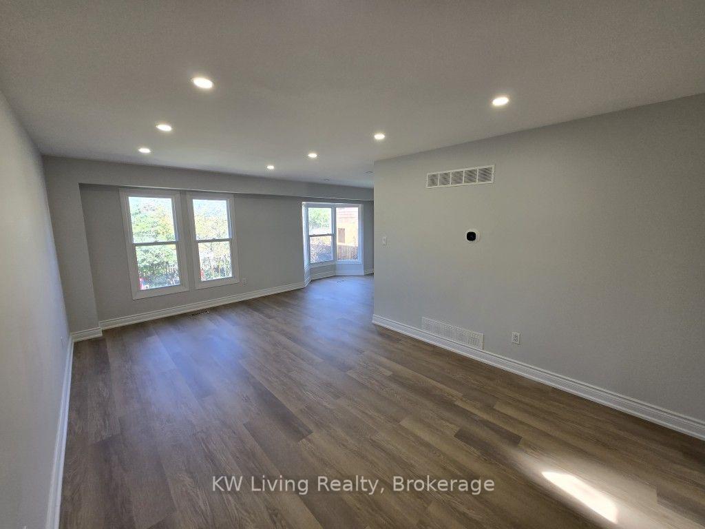Photo 20 of Unit Main, 58 Roughfield Crescent, Scarborough, Agincourt North — HOMEH