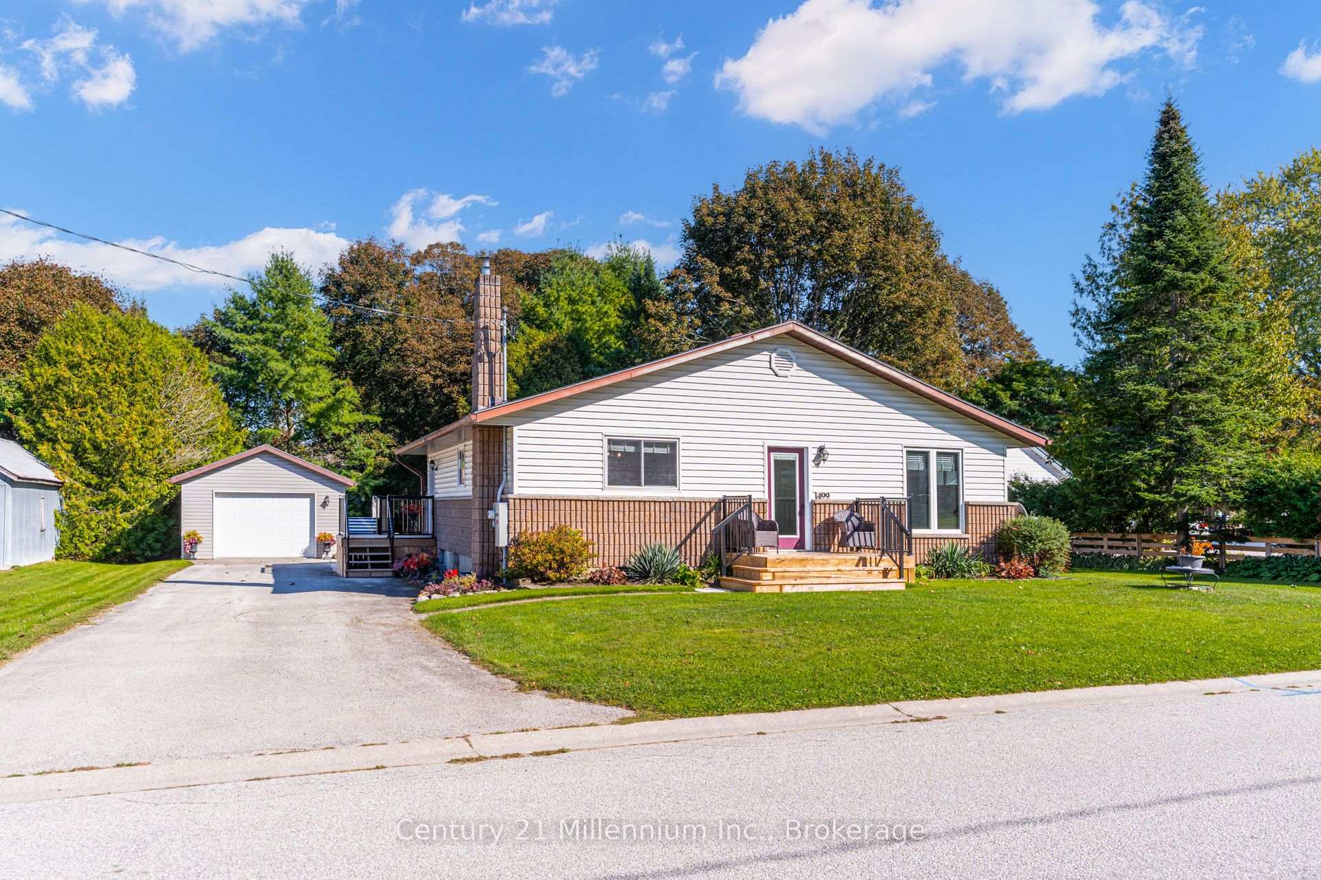 Photo 1 of 499 Tyson Street, South Bruce Peninsula — HOMEH