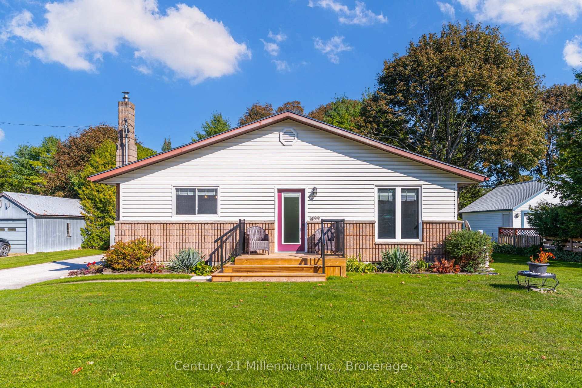 Photo 2 of 499 Tyson Street, South Bruce Peninsula — HOMEH
