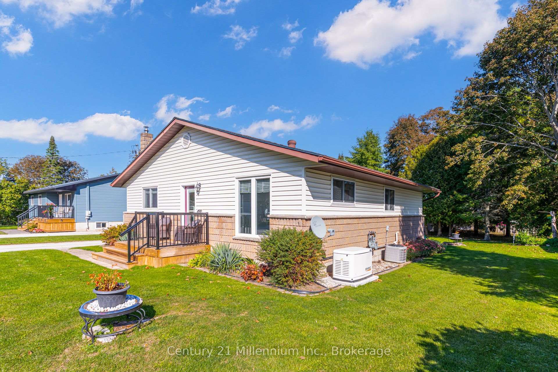 Photo 3 of 499 Tyson Street, South Bruce Peninsula — HOMEH