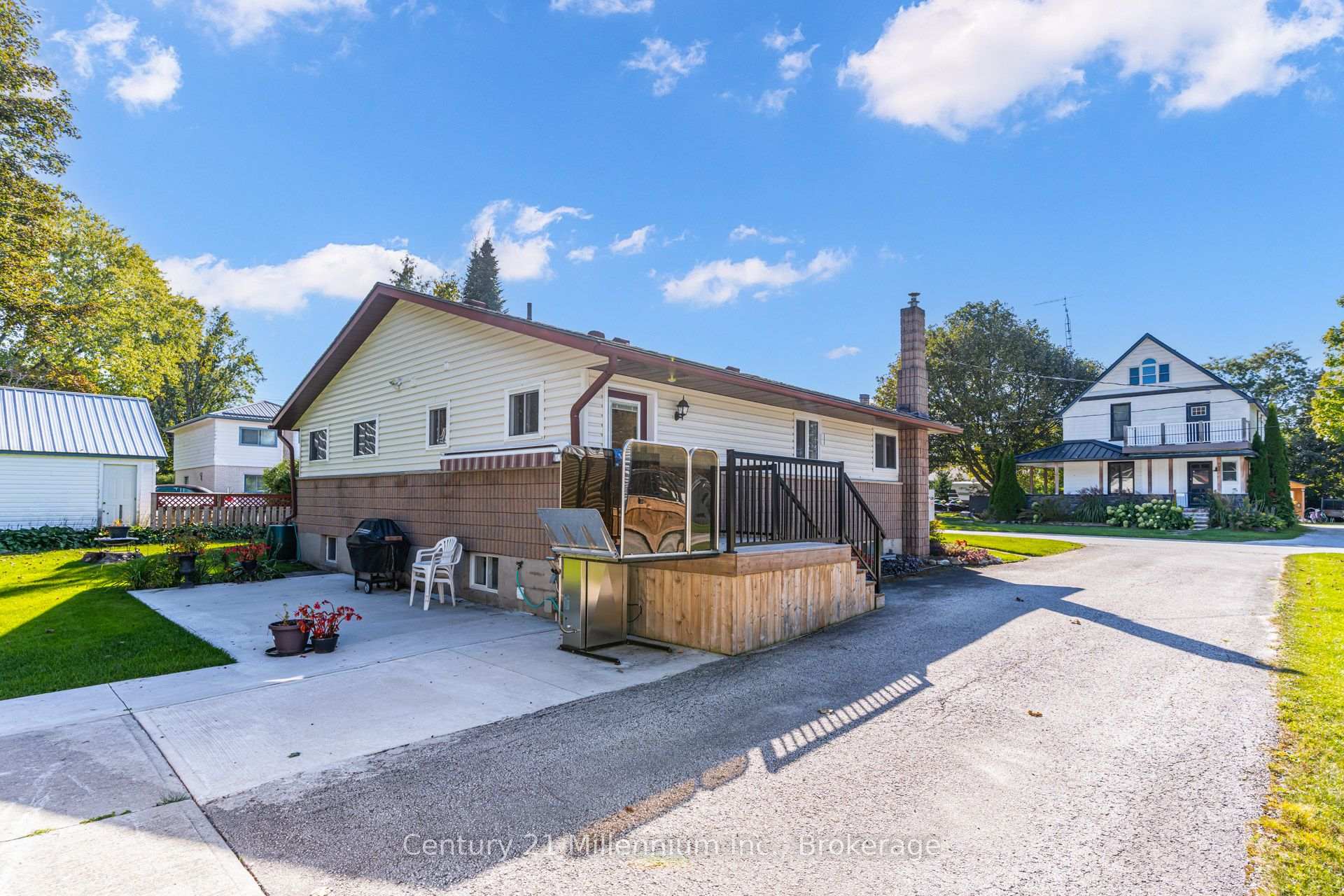 Photo 4 of 499 Tyson Street, South Bruce Peninsula — HOMEH