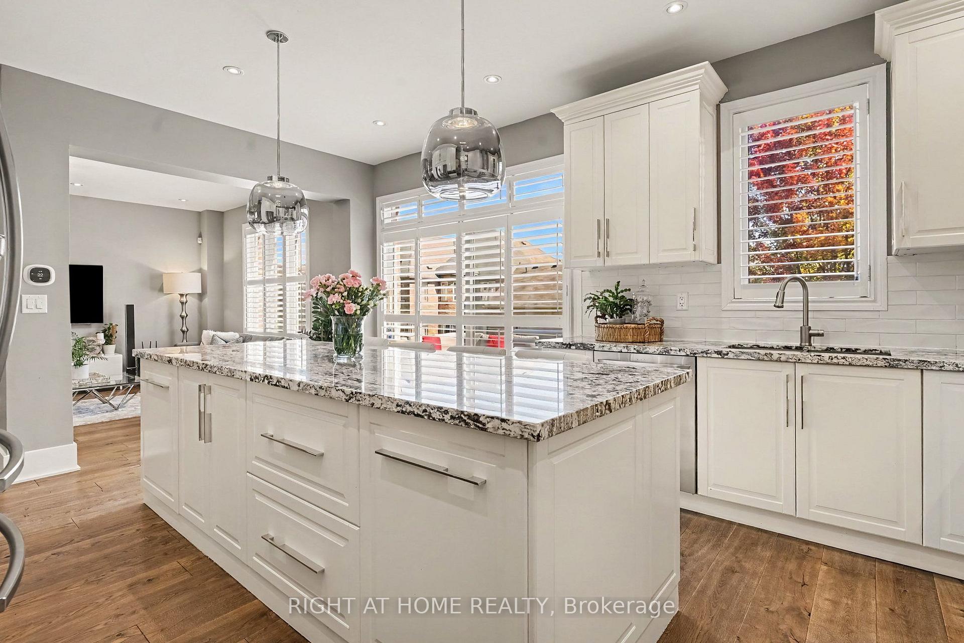 Photo 4 of 420 Kincardine Terrace, Milton, Scott — HOMEH