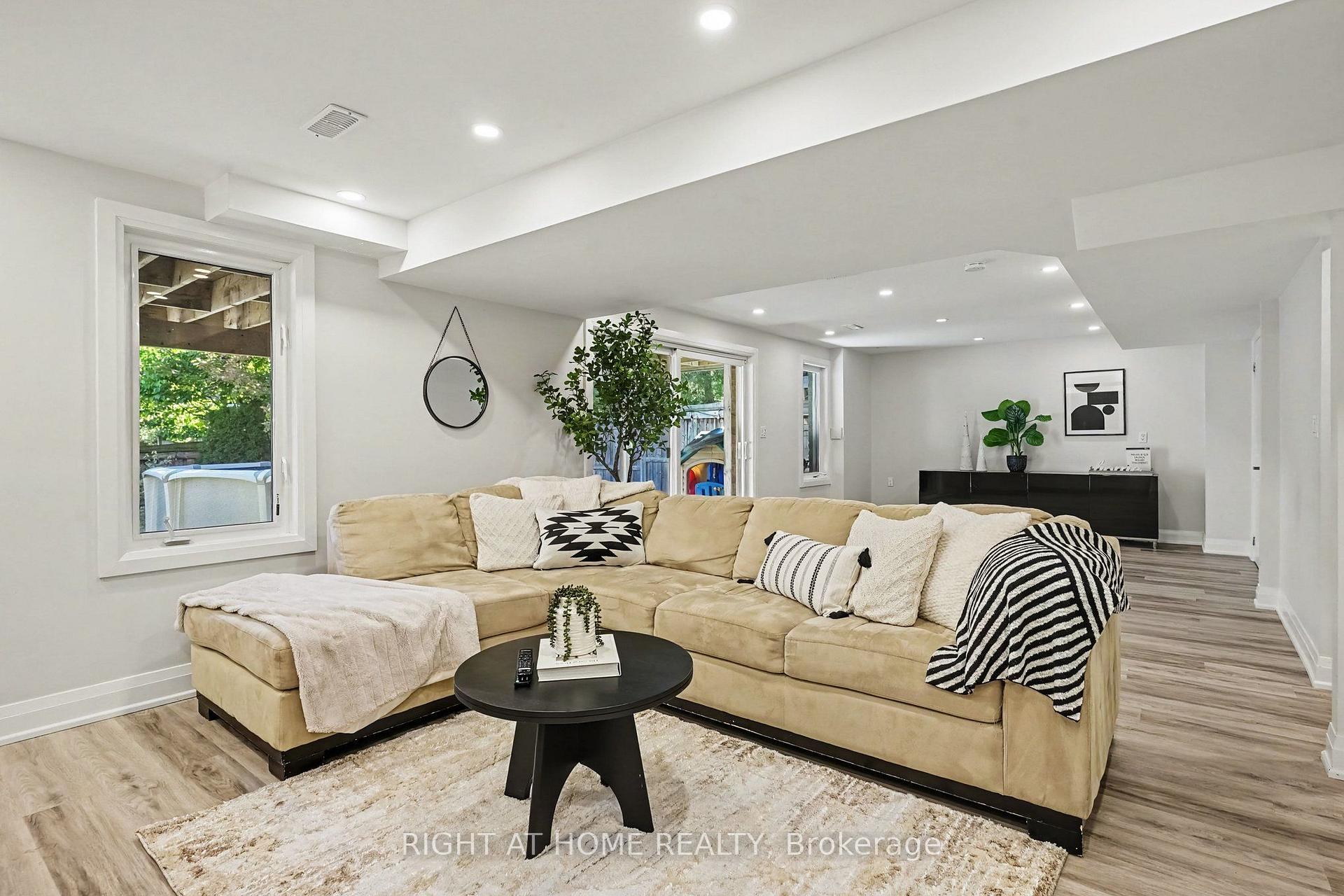 Photo 22 of 420 Kincardine Terrace, Milton, Scott — HOMEH