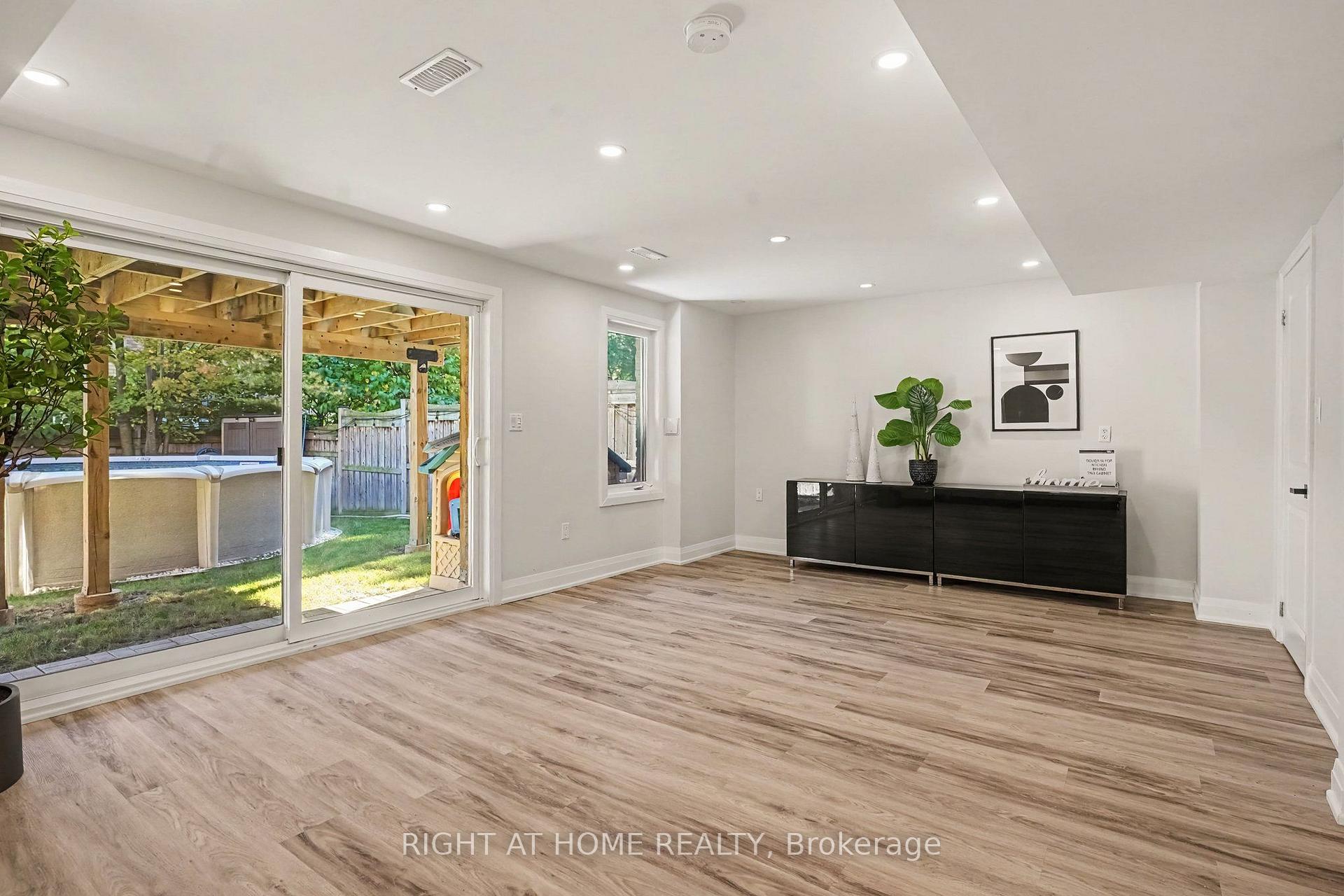 Photo 25 of 420 Kincardine Terrace, Milton, Scott — HOMEH