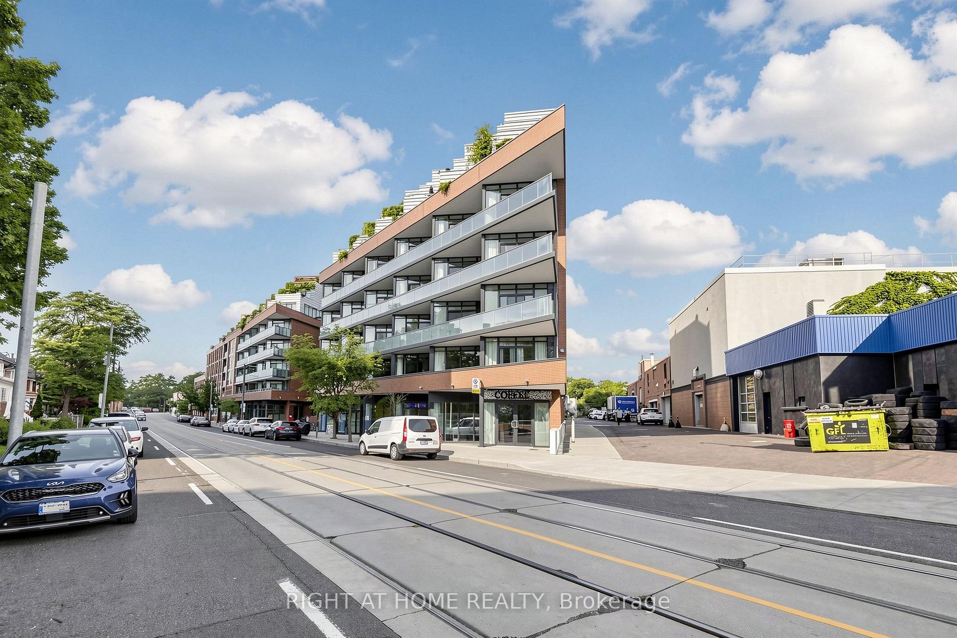 Photo 5 of Unit 307, 36 Howard Park Avenue, Toronto, Roncesvalles — HOMEH