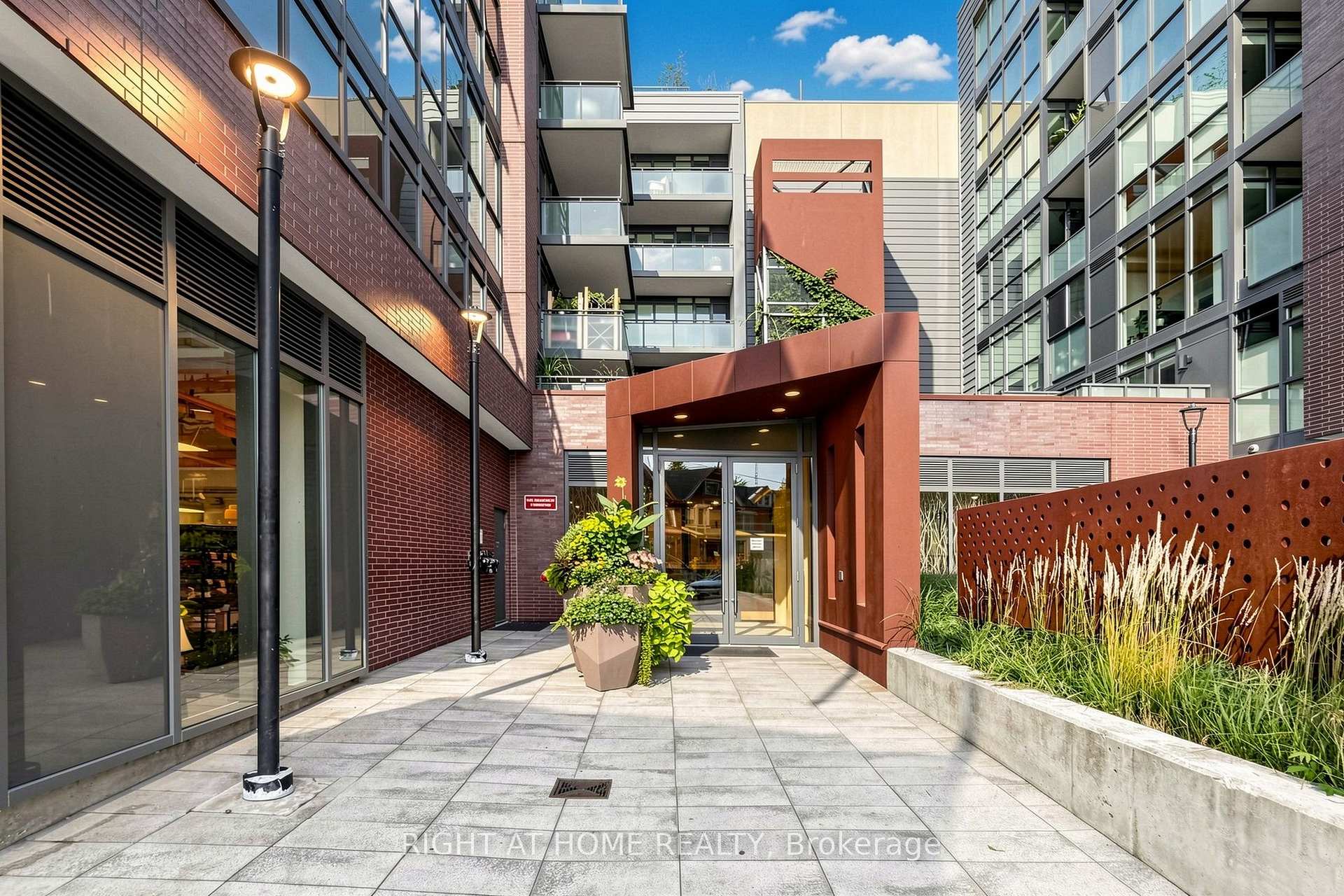 Photo 8 of Unit 307, 36 Howard Park Avenue, Toronto, Roncesvalles — HOMEH