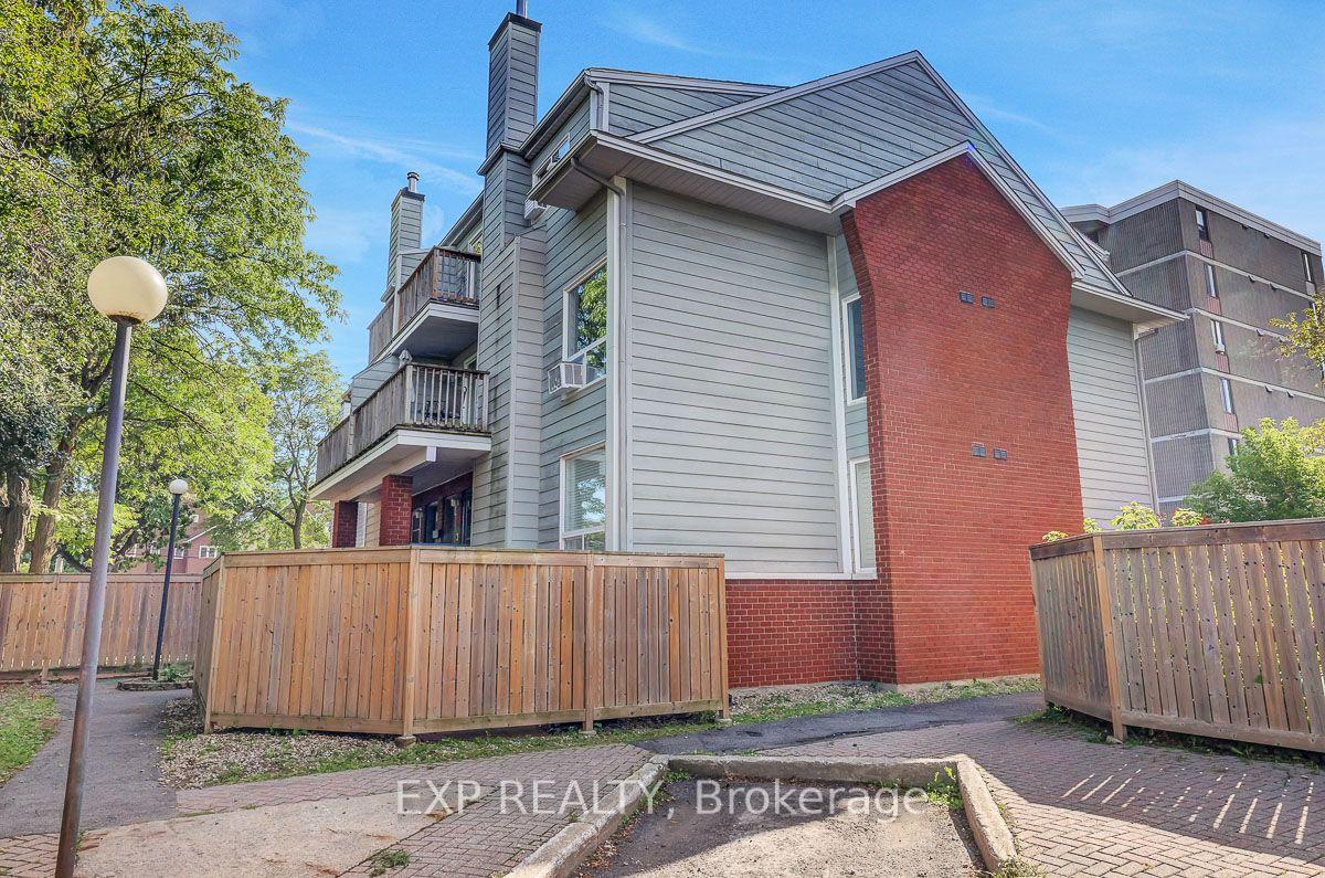 Photo of Unit F, 20 Hart Avenue