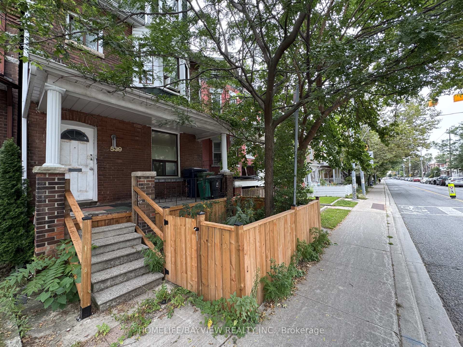 Photo of 539 Lansdowne Avenue
