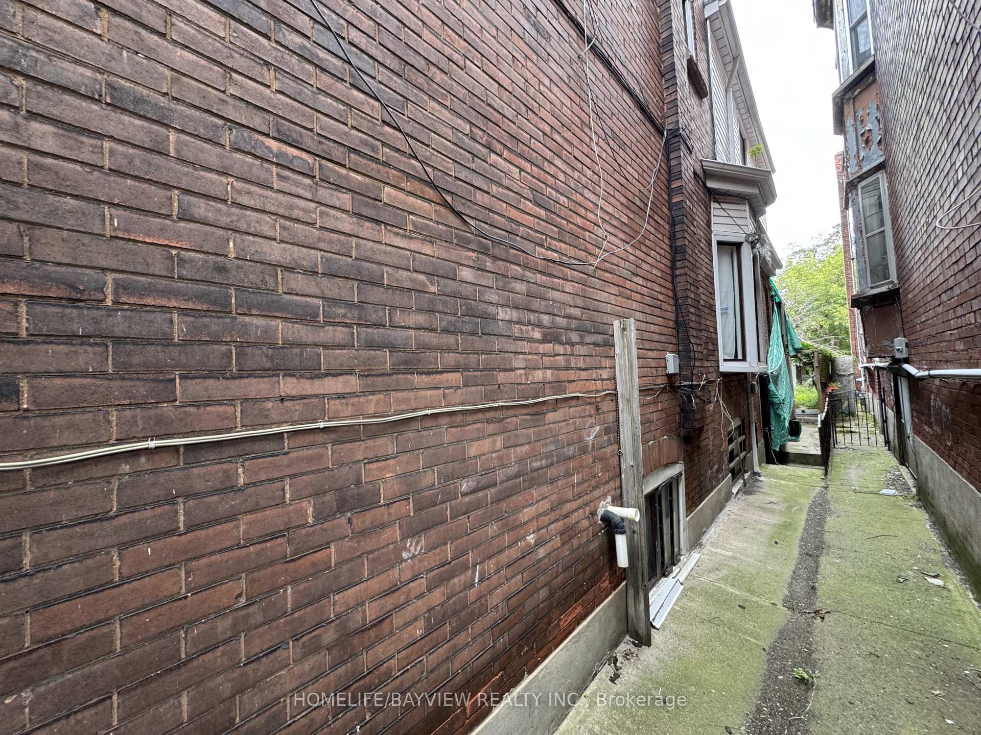 Photo 2 of 539 Lansdowne Avenue, Toronto, Dufferin Grove — HOMEH