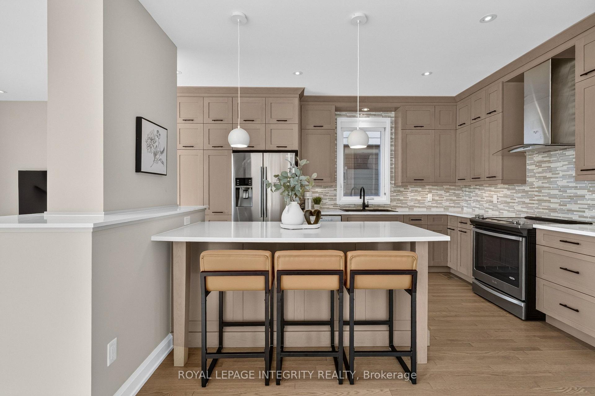 Photo 10 of 620 Bridleglen Crescent, Ottawa, Kanata - Bridlewood — HOMEH