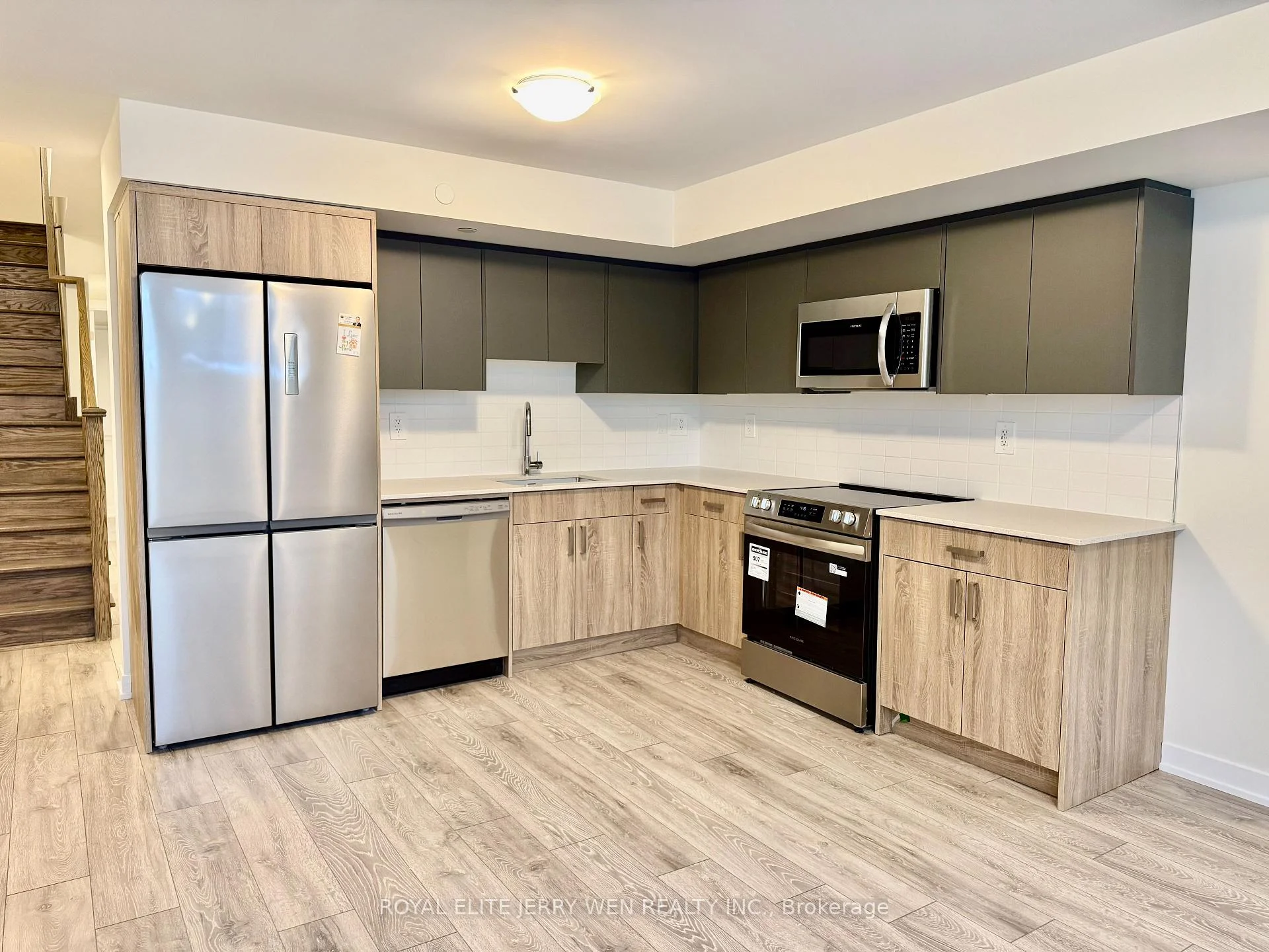 Photo 8 of Unit Basement, 2 Green Gardens Boulevard, Toronto, Englemount-Lawrence — HOMEH