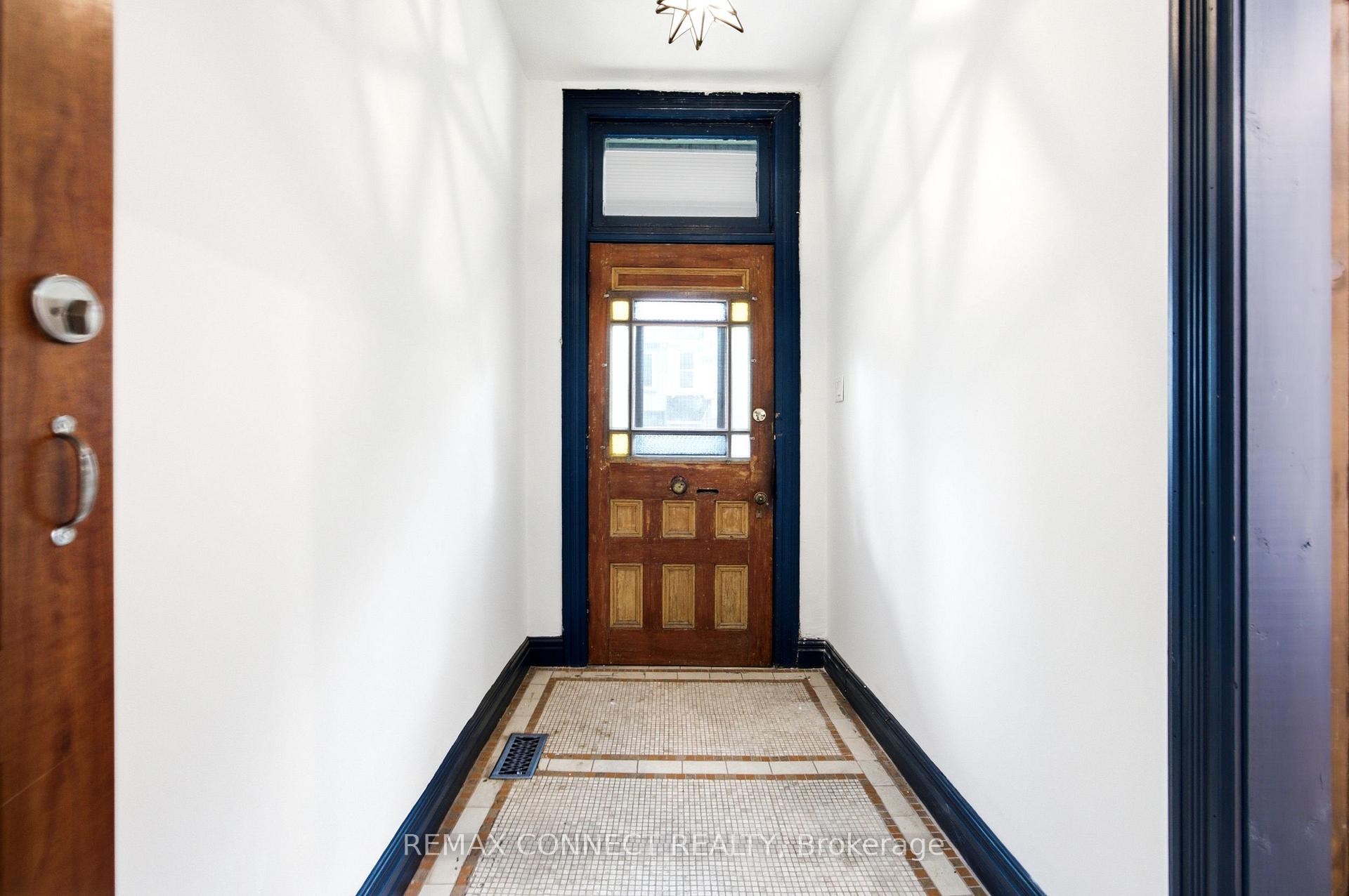 Photo 2 of Unit Main, 37 Noble Street, Toronto, Roncesvalles — HOMEH