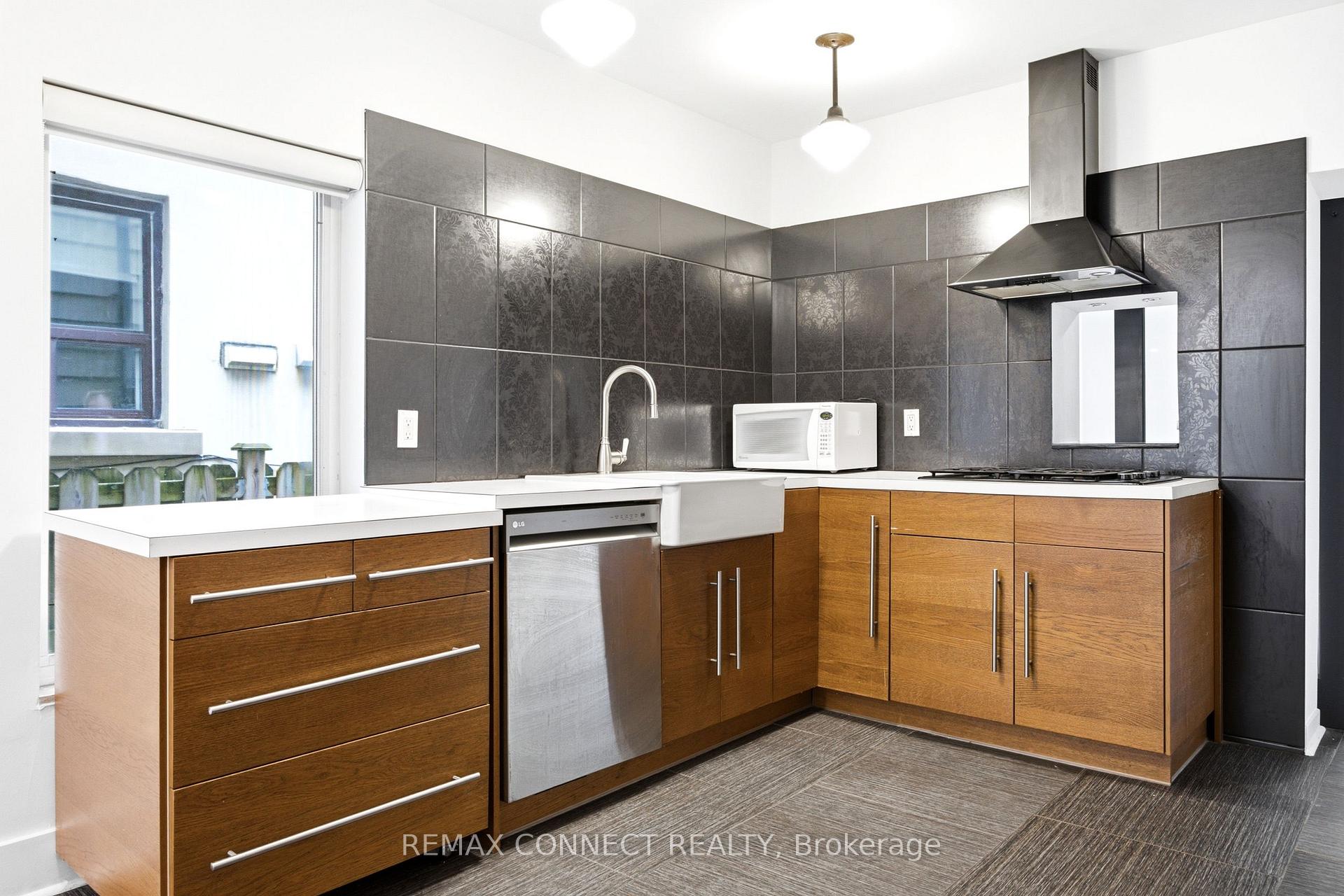 Photo 14 of Unit Main, 37 Noble Street, Toronto, Roncesvalles — HOMEH