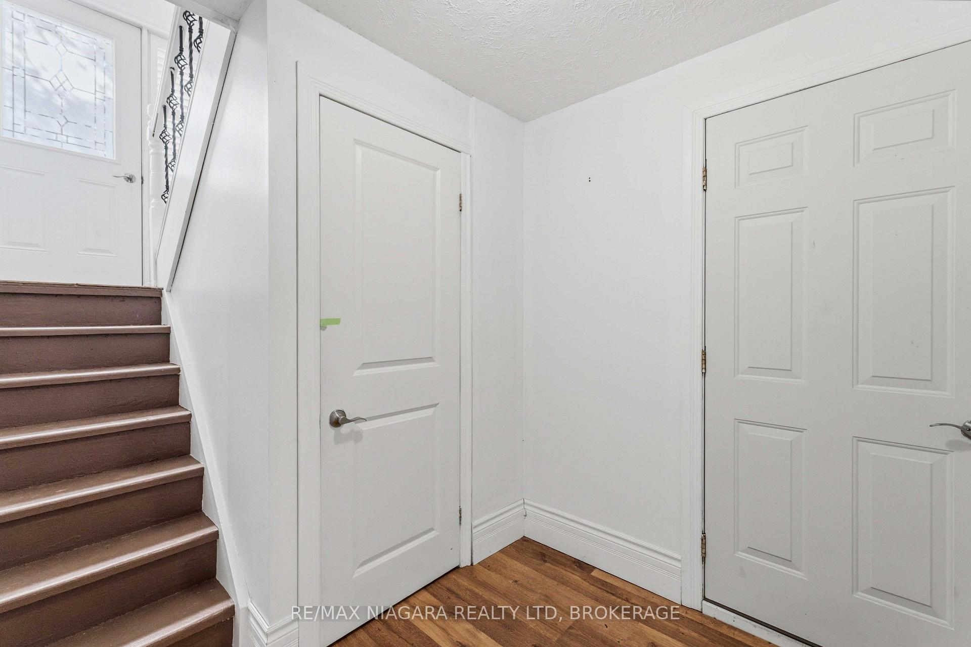 Photo 8 of 60 Brant Avenue, Welland, N. Welland — HOMEH