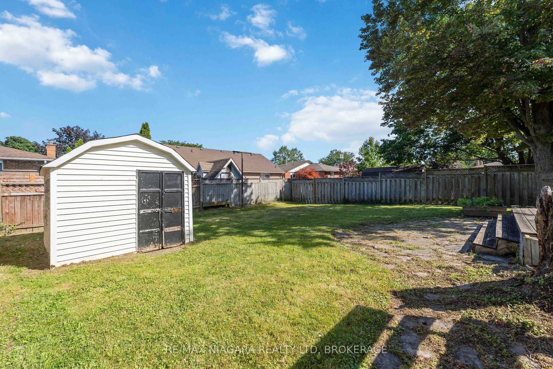 Photo 21 of 60 Brant Avenue, Welland, N. Welland — HOMEH