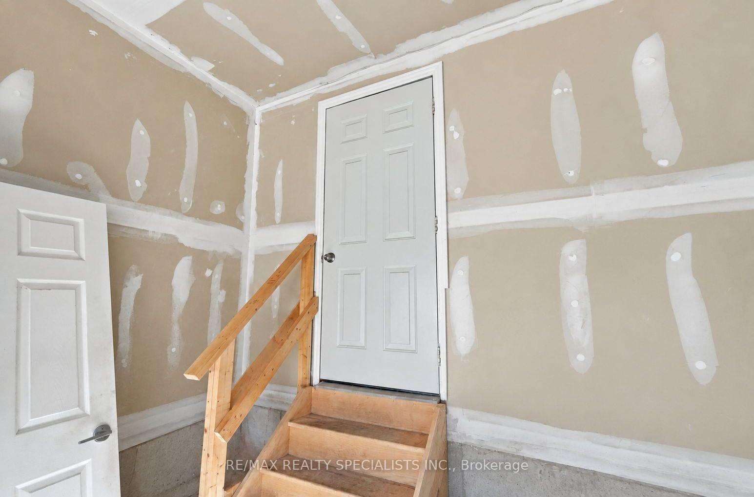 Photo 19 of Unit bsmt, 1011 Mccuaig Drive, Milton, Clarke — HOMEH