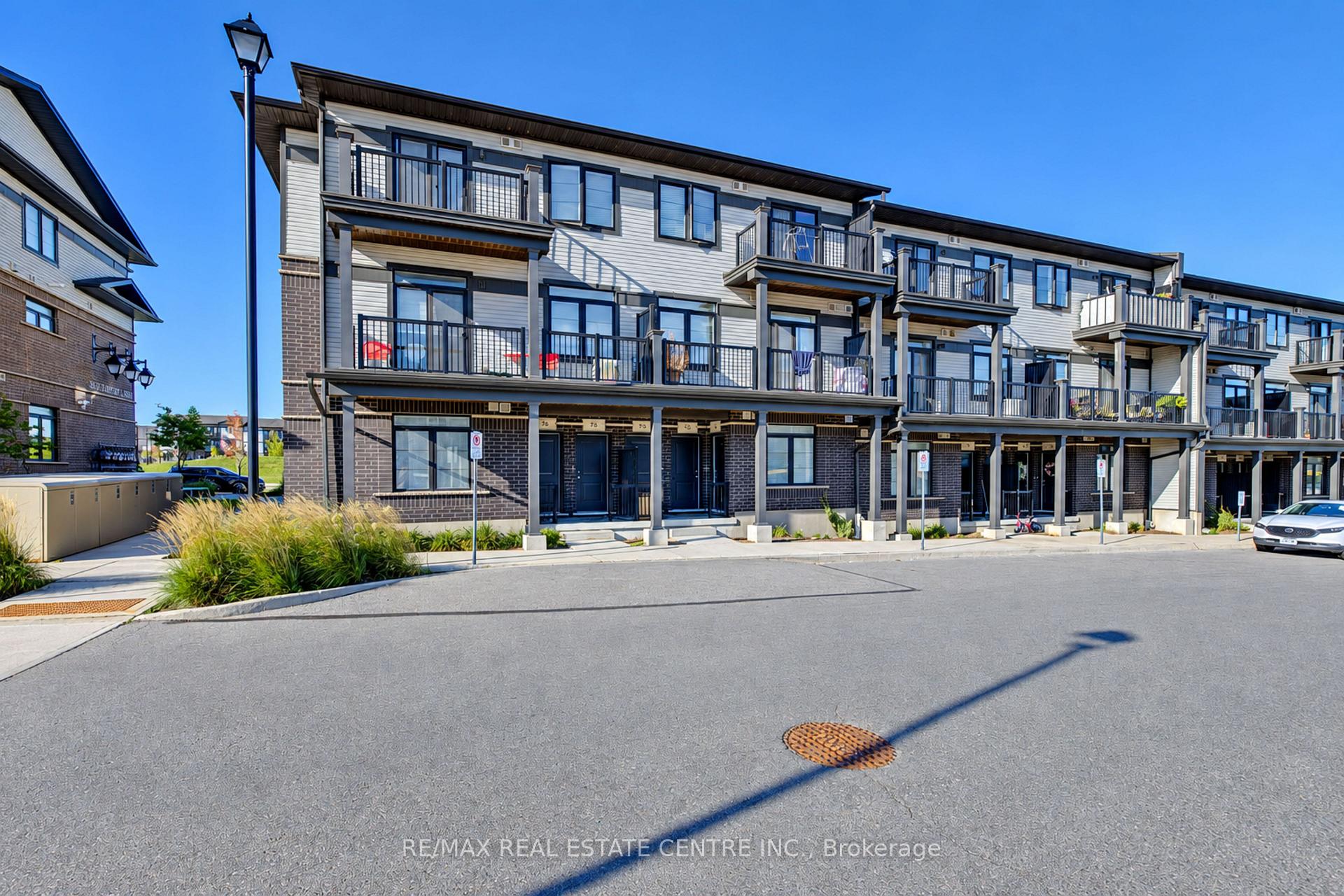 Photo 4 of Unit 37, 74 Wheat Lane, Kitchener, Huron Park — HOMEH