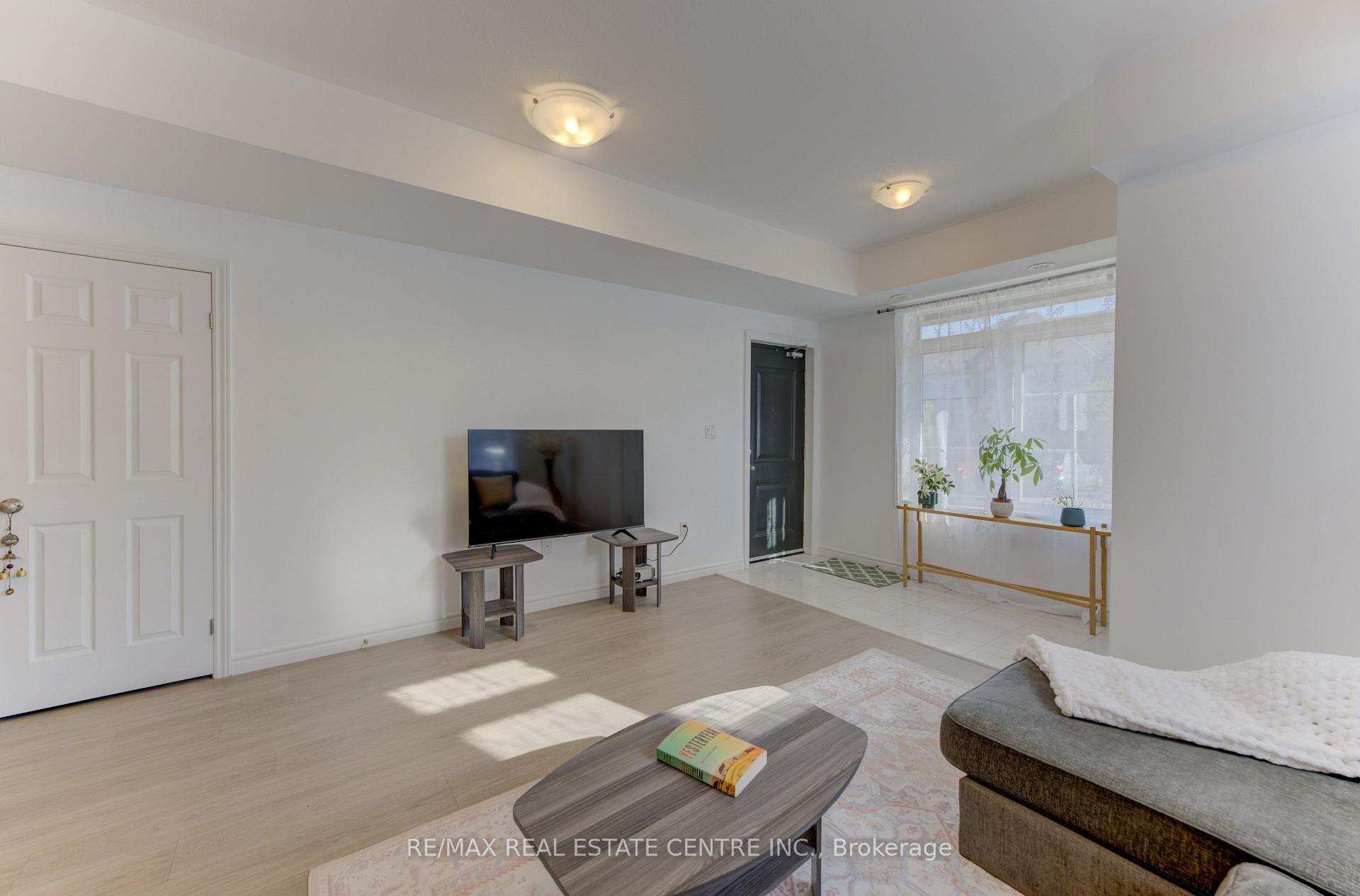 Photo 10 of Unit 37, 74 Wheat Lane, Kitchener, Huron Park — HOMEH