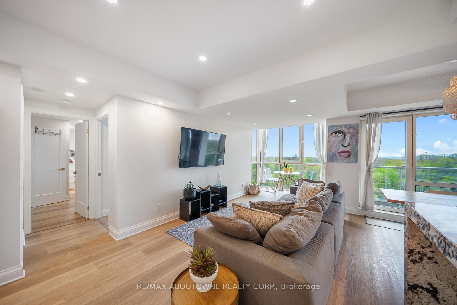 Photo 5 of Unit 703, 50 Old Mill Road, Oakville, Old Oakville — HOMEH