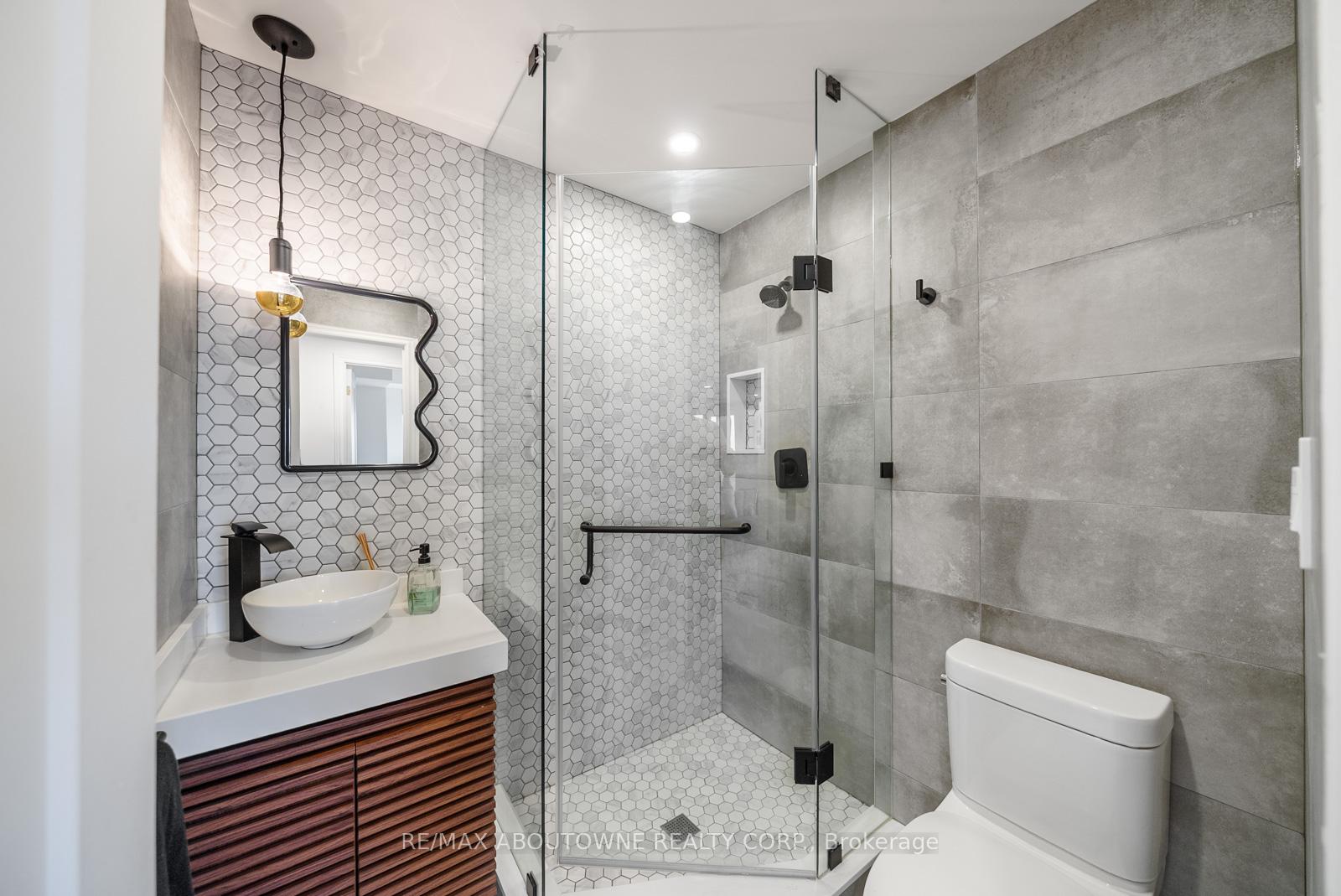 Photo 29 of Unit 703, 50 Old Mill Road, Oakville, Old Oakville — HOMEH