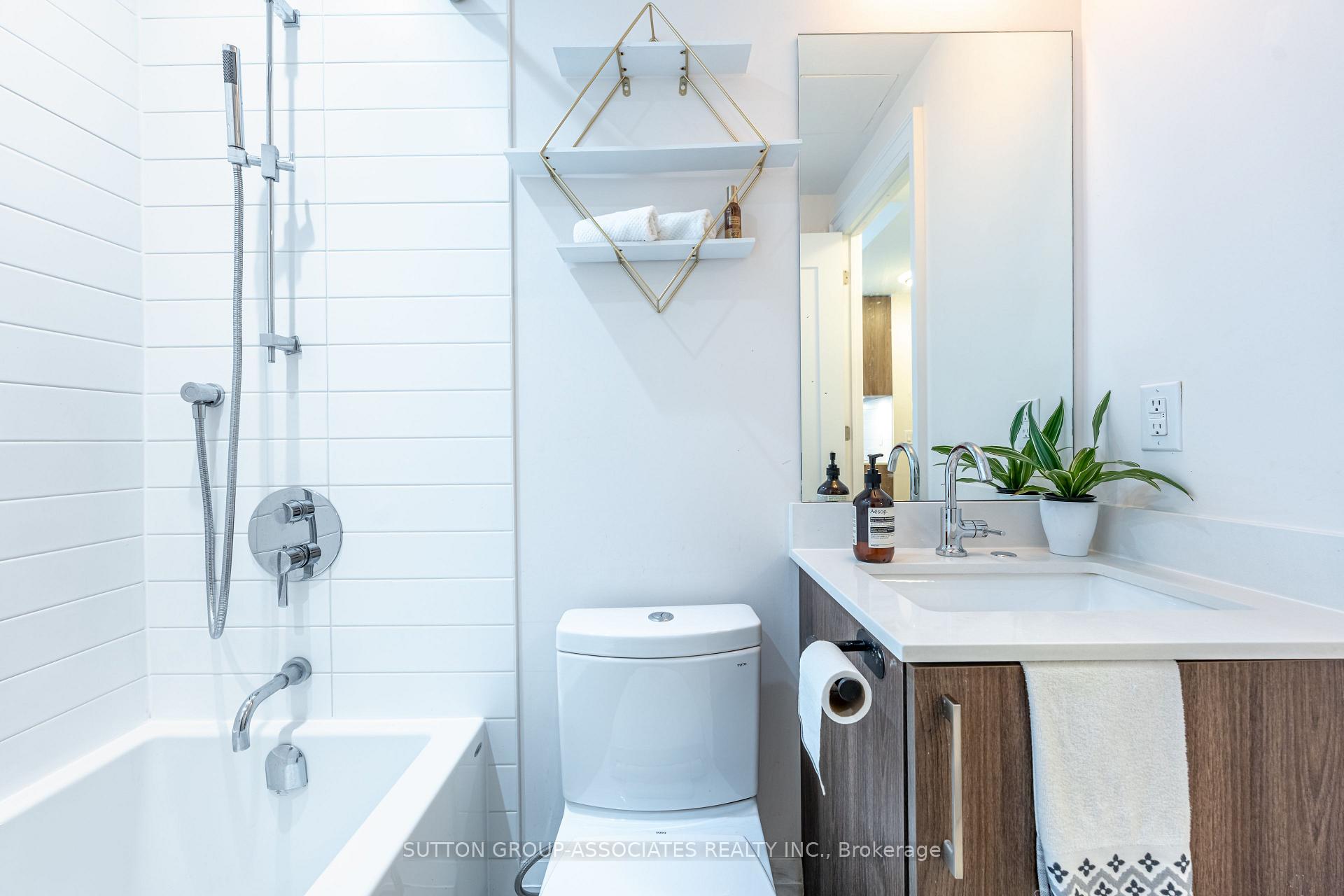 Photo 8 of Unit 1107, 88 Cumberland Street, Toronto, The Annex — HOMEH