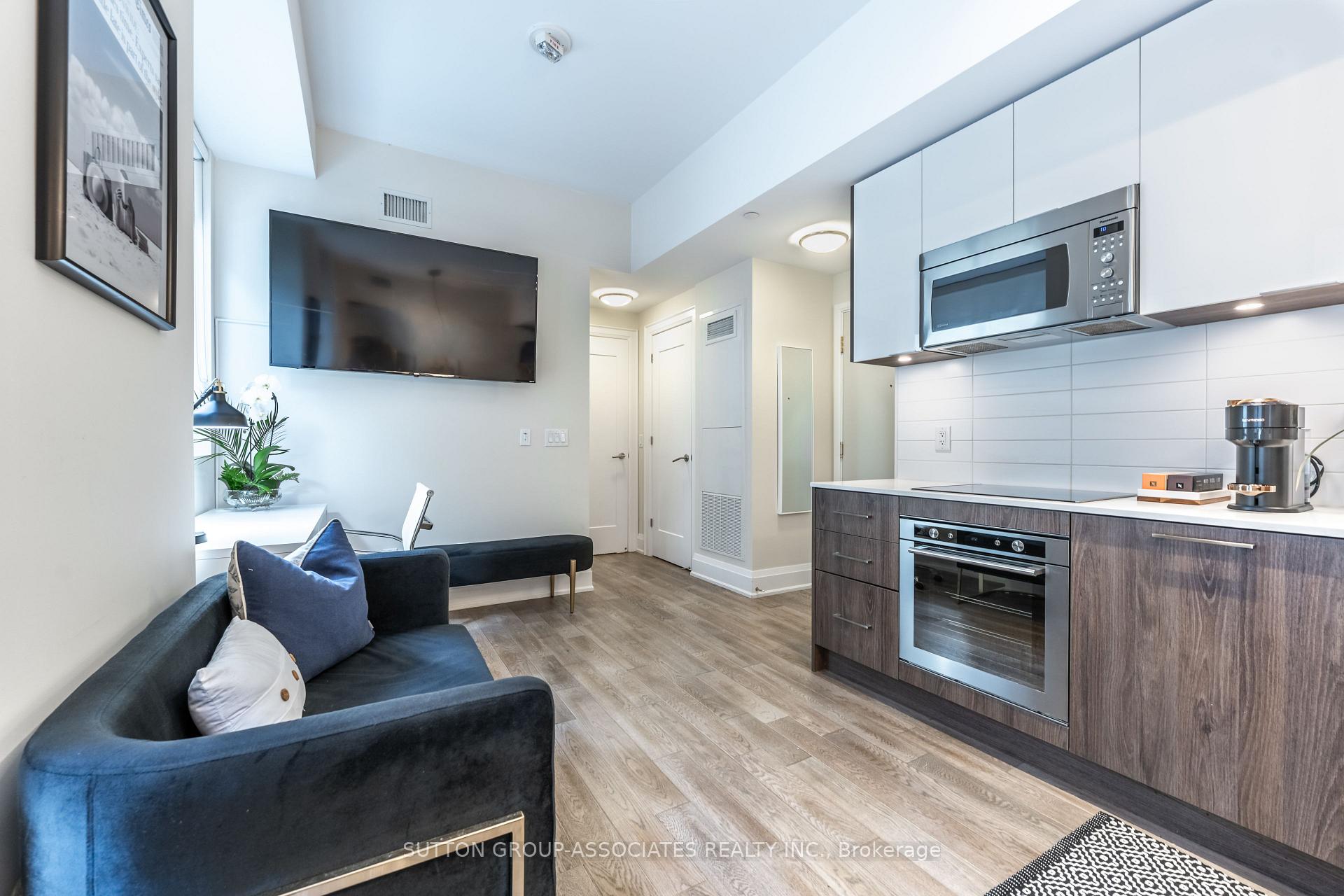 Photo 11 of Unit 1107, 88 Cumberland Street, Toronto, The Annex — HOMEH