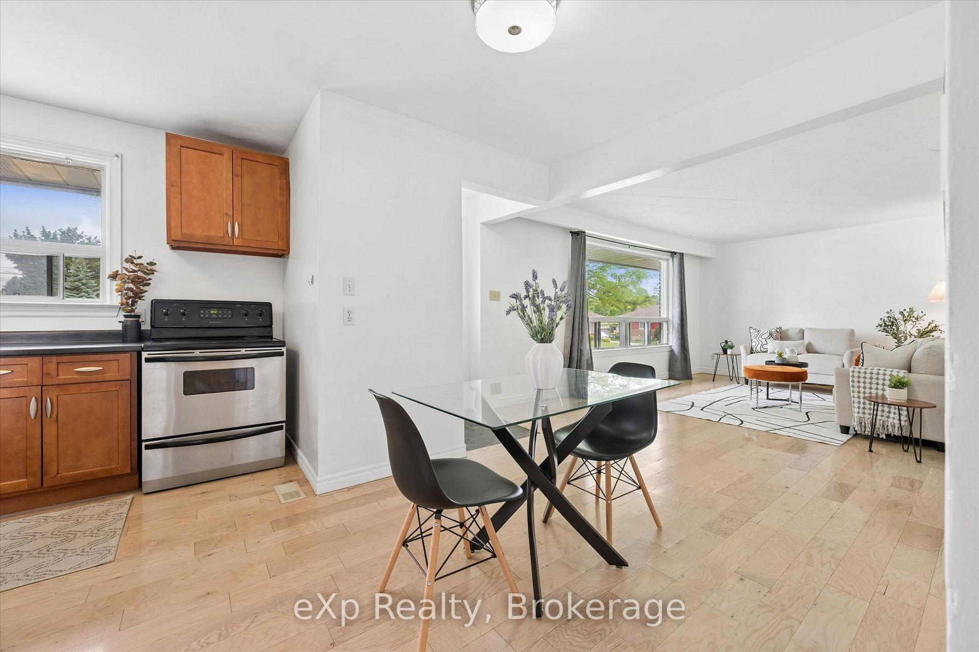Photo 10 of 79 Dumbarton Street, Guelph, Riverside Park — HOMEH