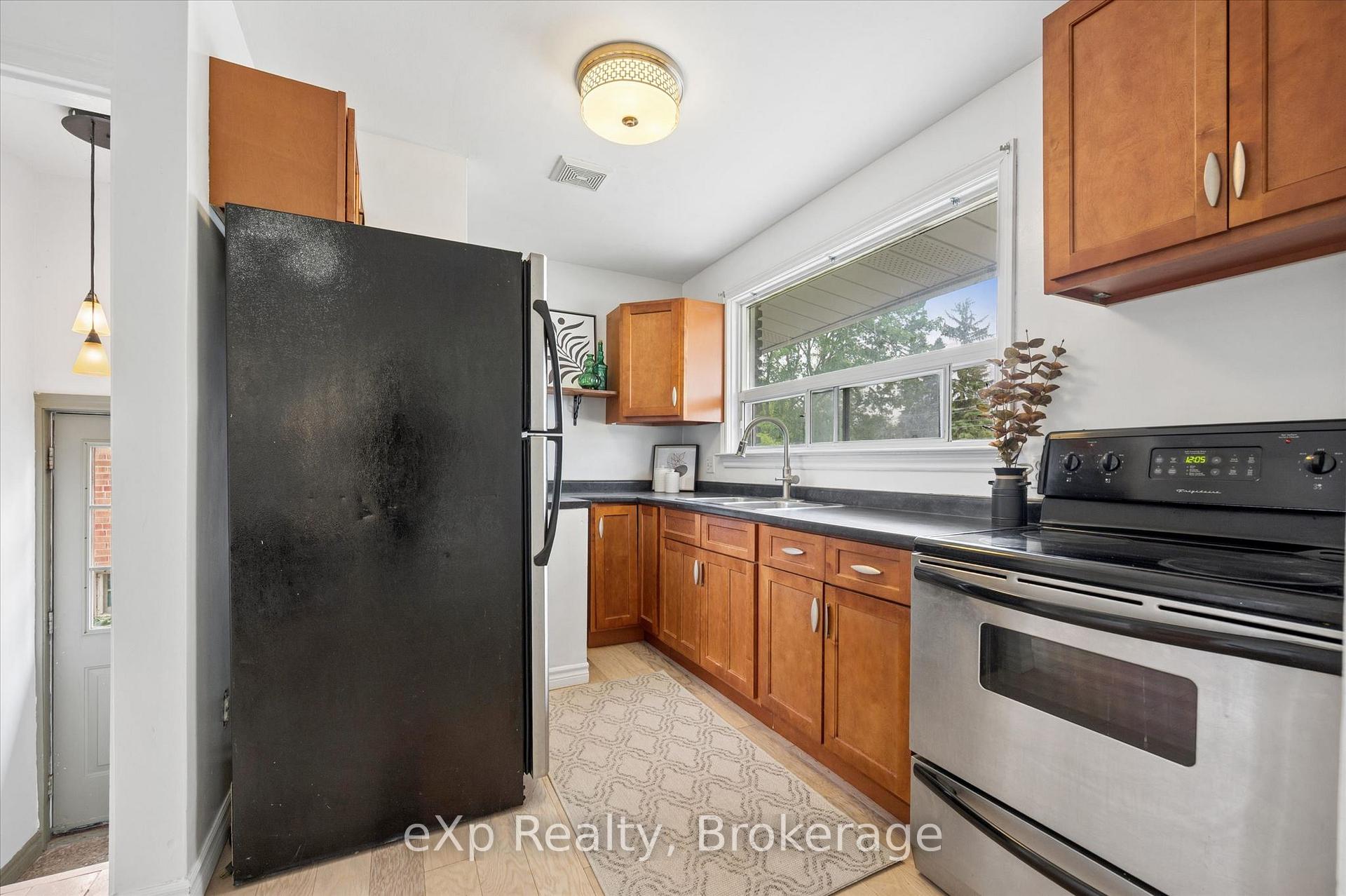 Photo 12 of 79 Dumbarton Street, Guelph, Riverside Park — HOMEH