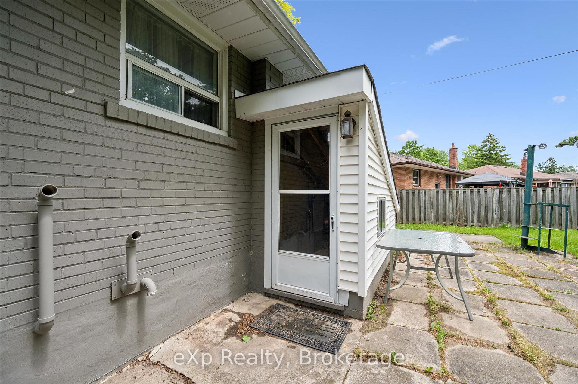 Photo 25 of 79 Dumbarton Street, Guelph, Riverside Park — HOMEH