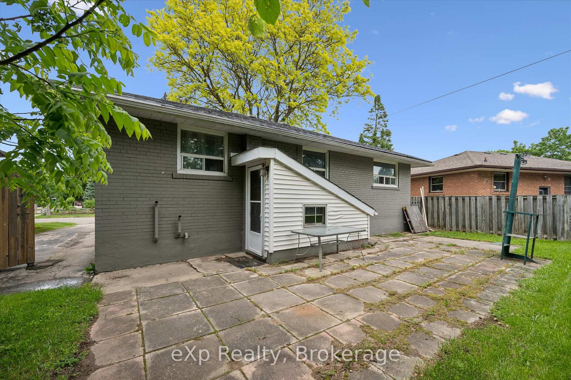 Photo 35 of 79 Dumbarton Street, Guelph, Riverside Park — HOMEH