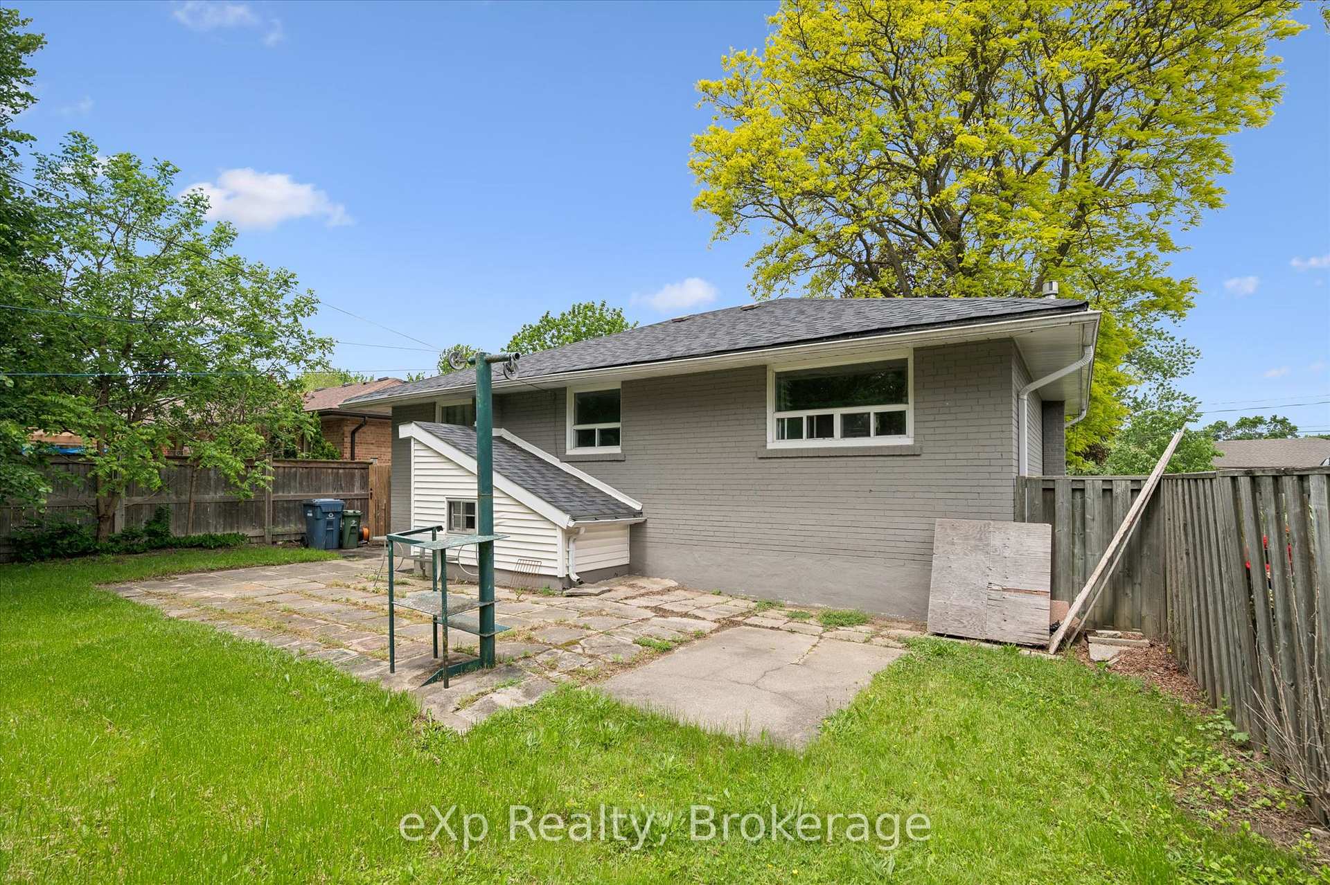 Photo 36 of 79 Dumbarton Street, Guelph, Riverside Park — HOMEH