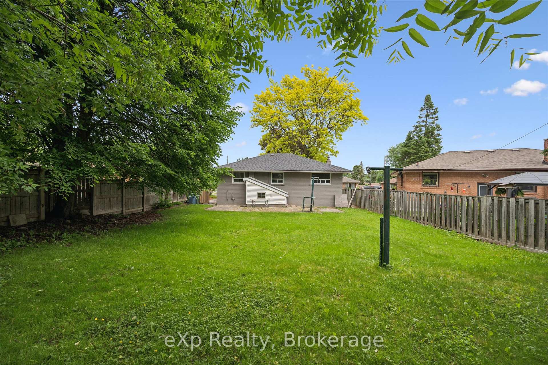 Photo 37 of 79 Dumbarton Street, Guelph, Riverside Park — HOMEH