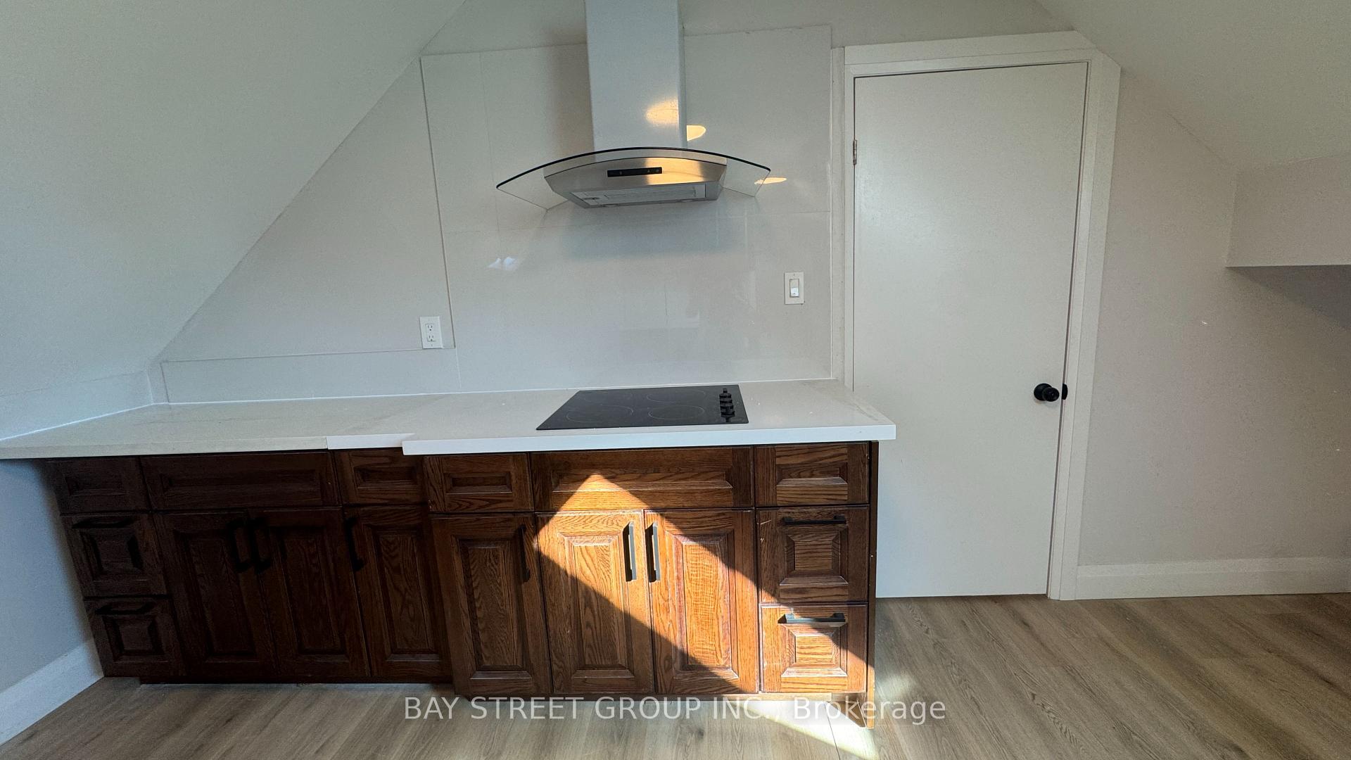 Photo 4 of Unit Unit 2, 5737 Stanley Avenue, Niagara Falls, Hospital — HOMEH
