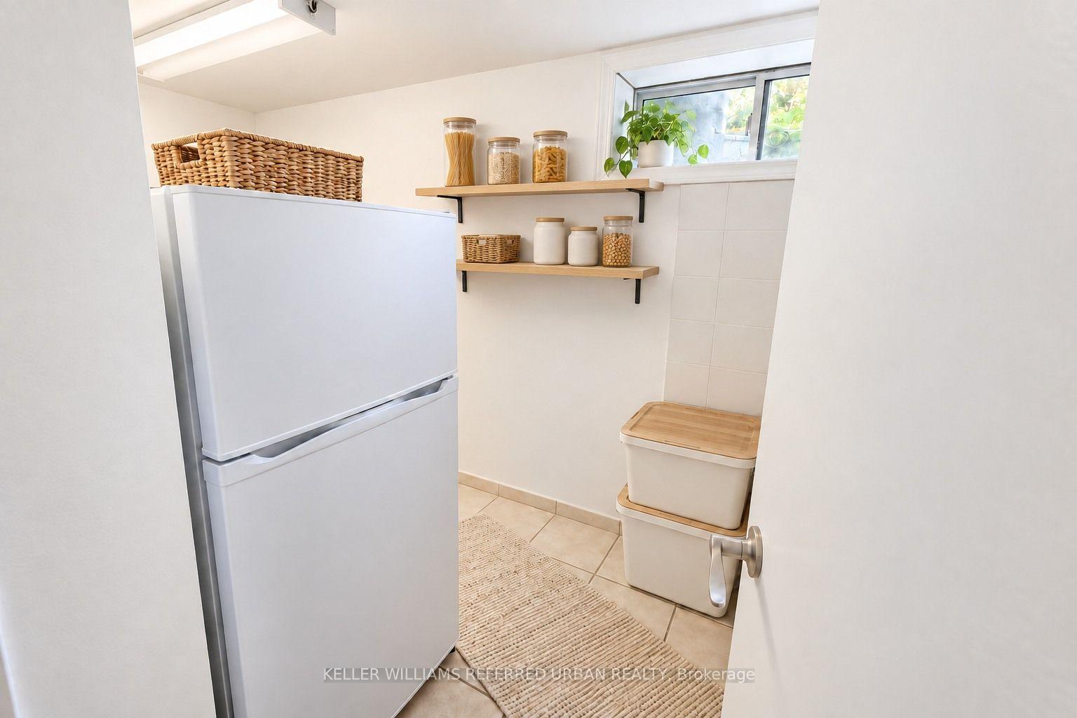 Photo 3 of Unit L.L., 104 Rankin Crescent, Toronto, Dovercourt-Wallace Emerson-Junction — HOMEH