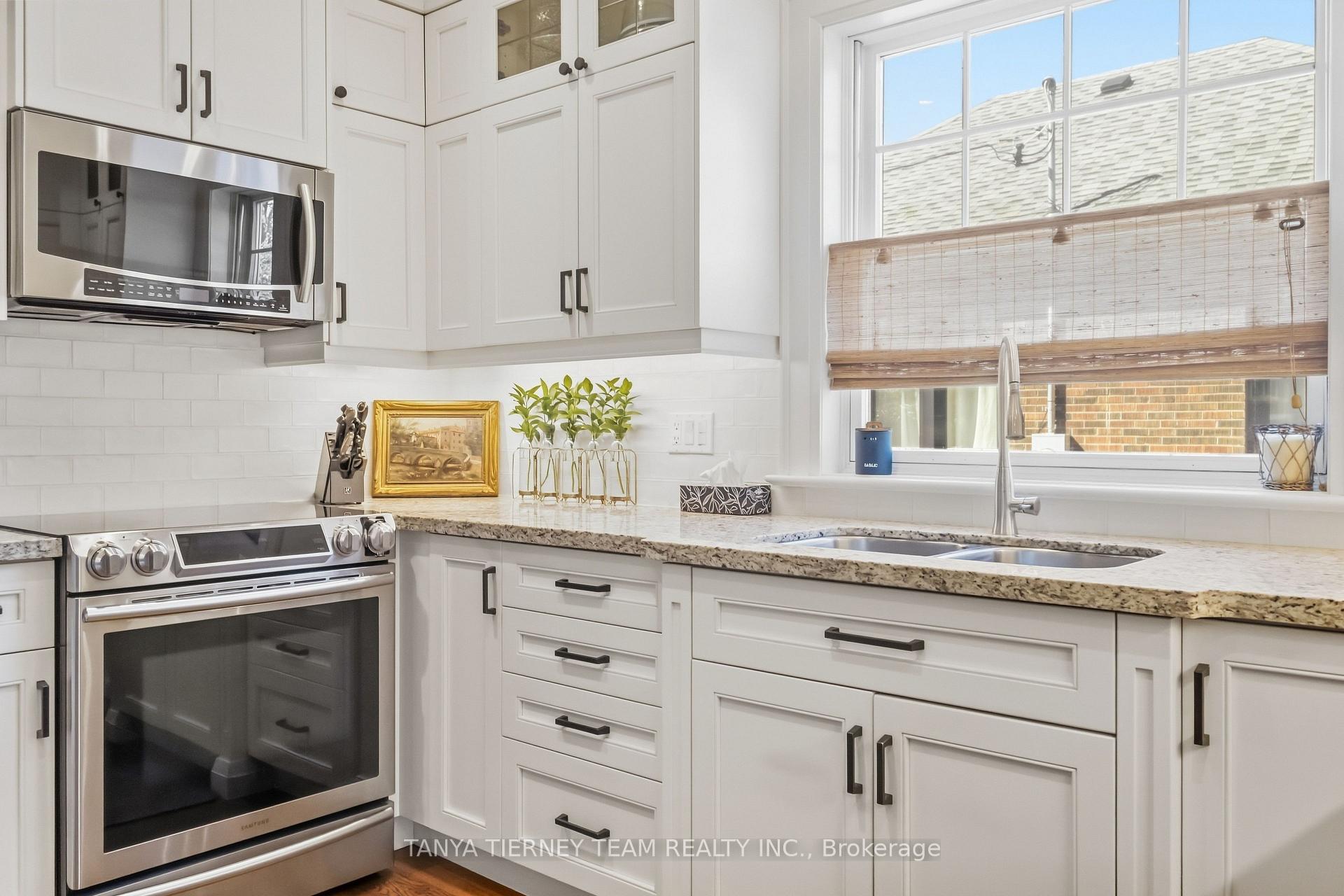 Photo 15 of 511 Centre Street S, Whitby, Downtown Whitby — HOMEH