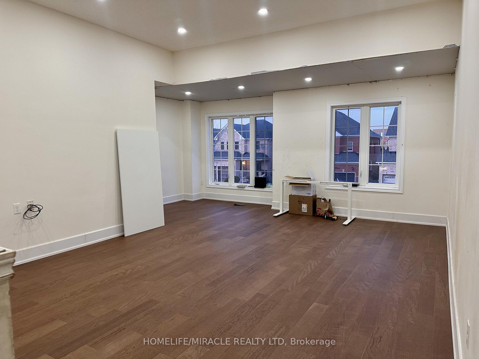 Photo 7 of Unit Main, 56 Baycliffe Drive, Whitby, Williamsburg — HOMEH