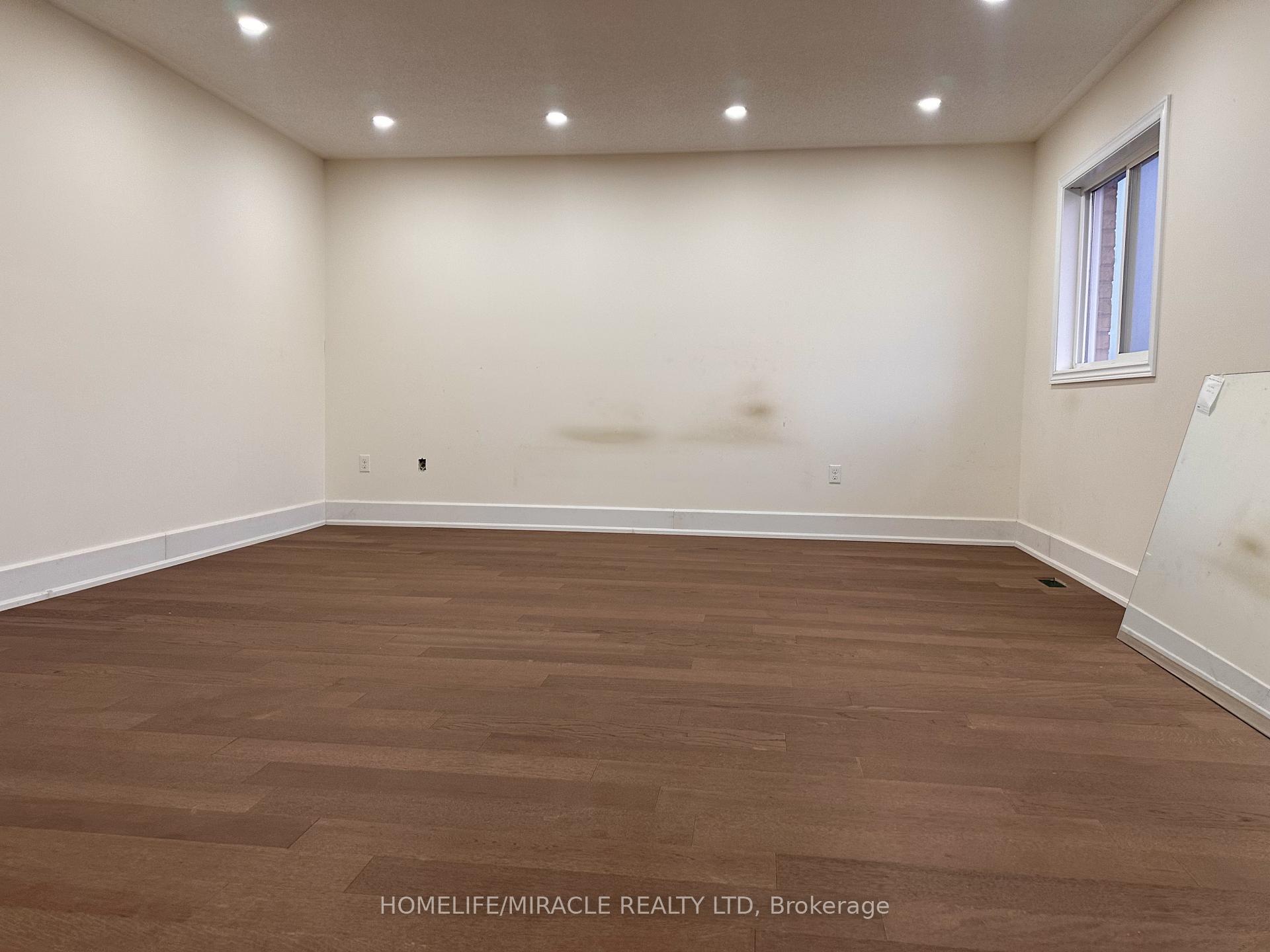 Photo 5 of Unit Main, 56 Baycliffe Drive, Whitby, Williamsburg — HOMEH