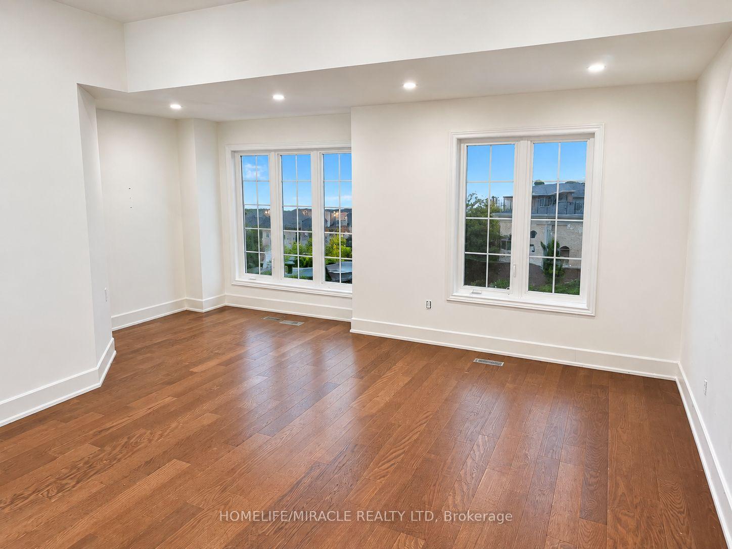 Photo 6 of Unit Main, 56 Baycliffe Drive, Whitby, Williamsburg — HOMEH