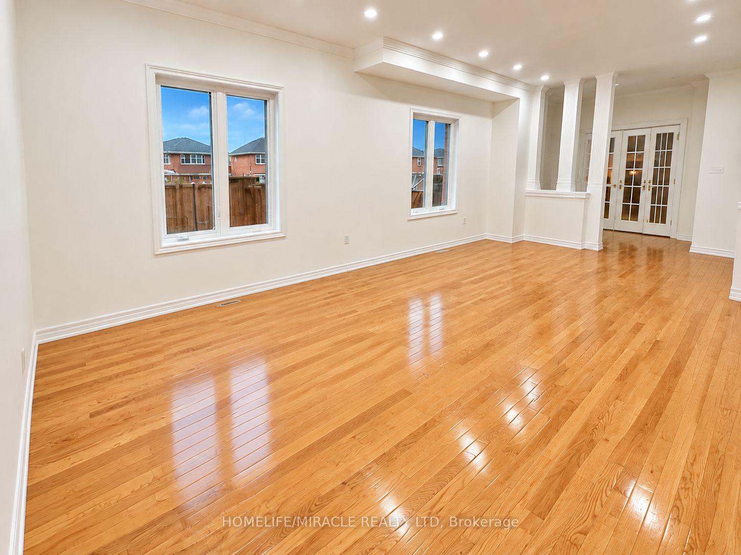 Photo 8 of Unit Main, 56 Baycliffe Drive, Whitby, Williamsburg — HOMEH