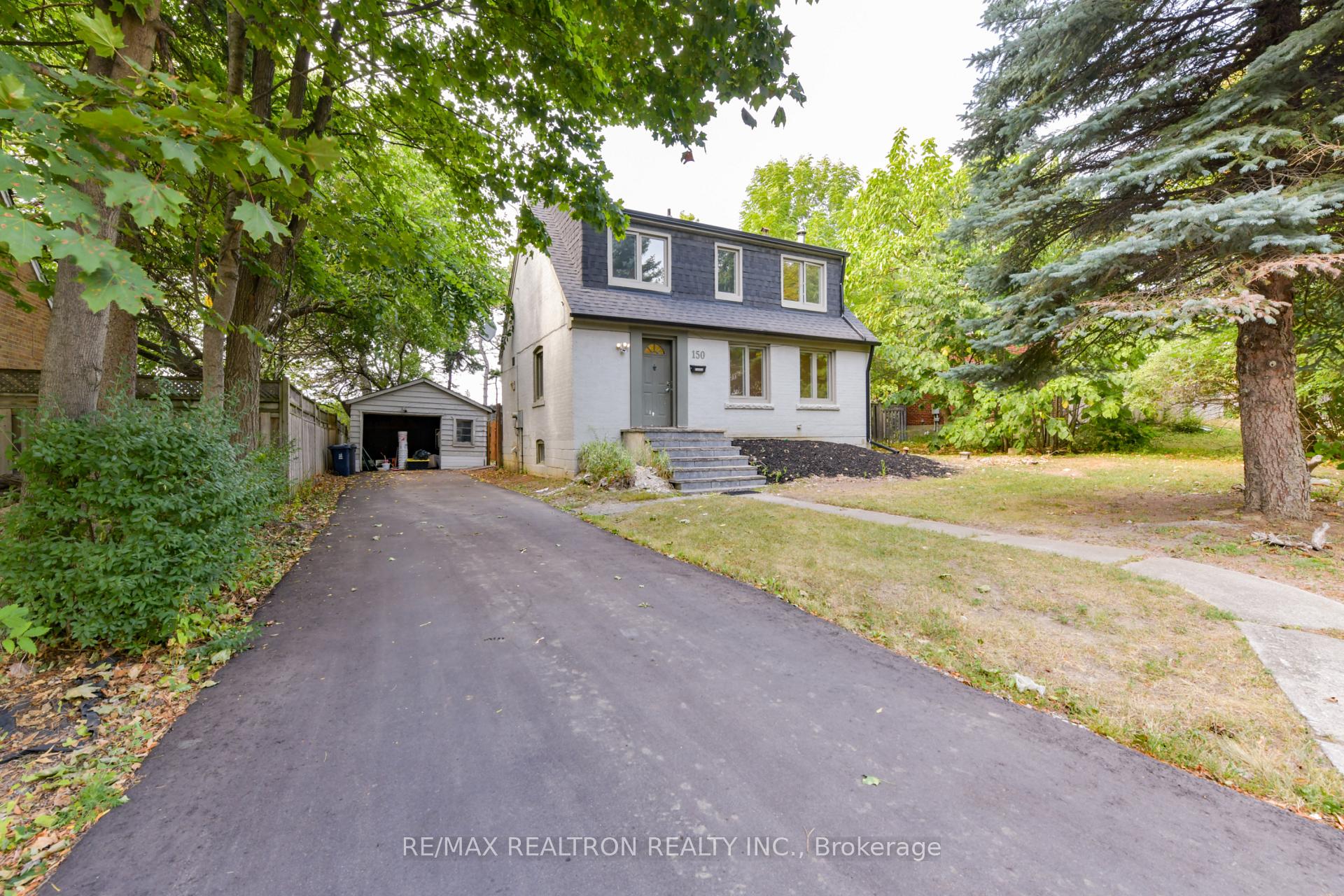Photo 2 of 150 Upper Canada Drive, North York, St. Andrew-Windfields — HOMEH