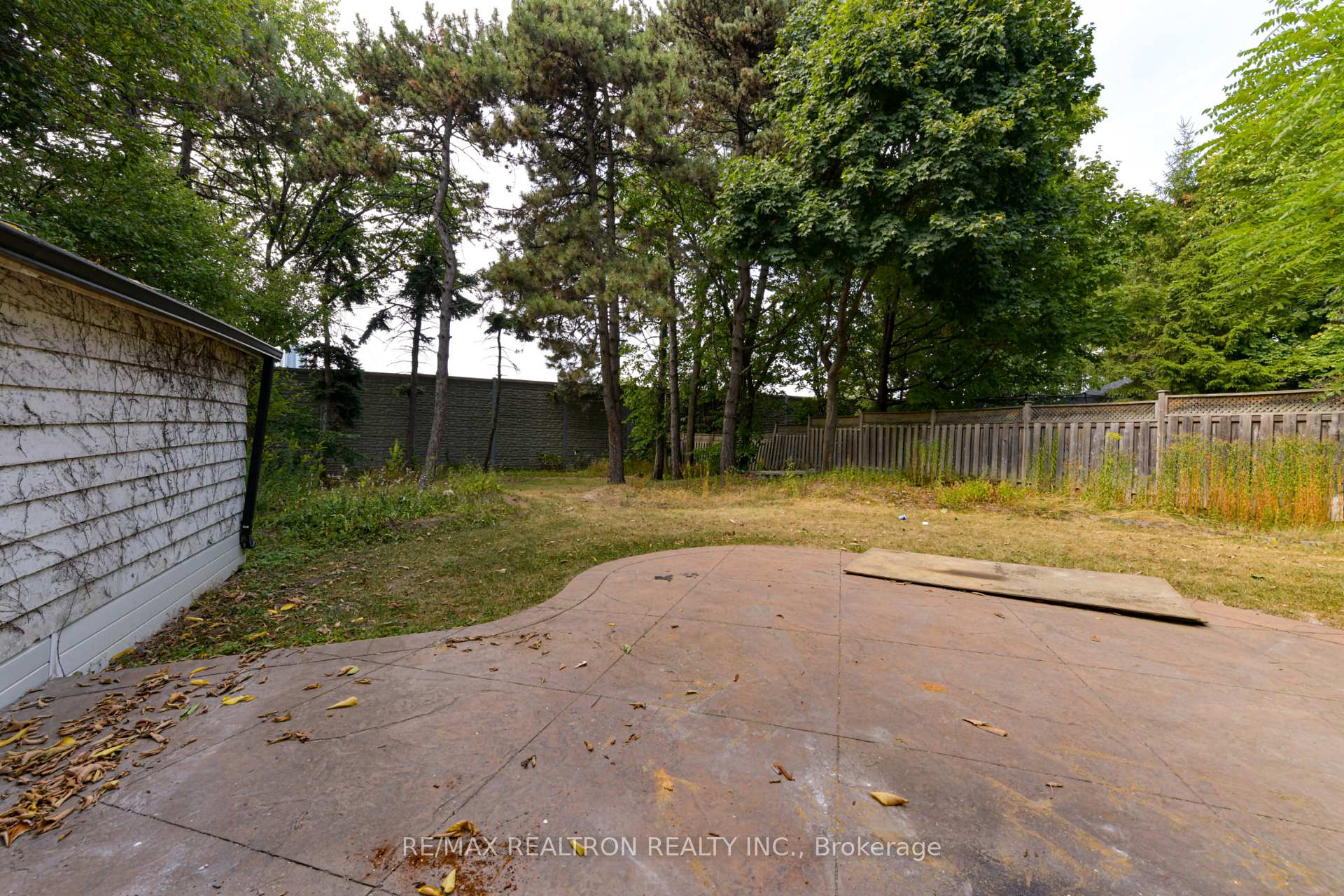 Photo 4 of 150 Upper Canada Drive, North York, St. Andrew-Windfields — HOMEH