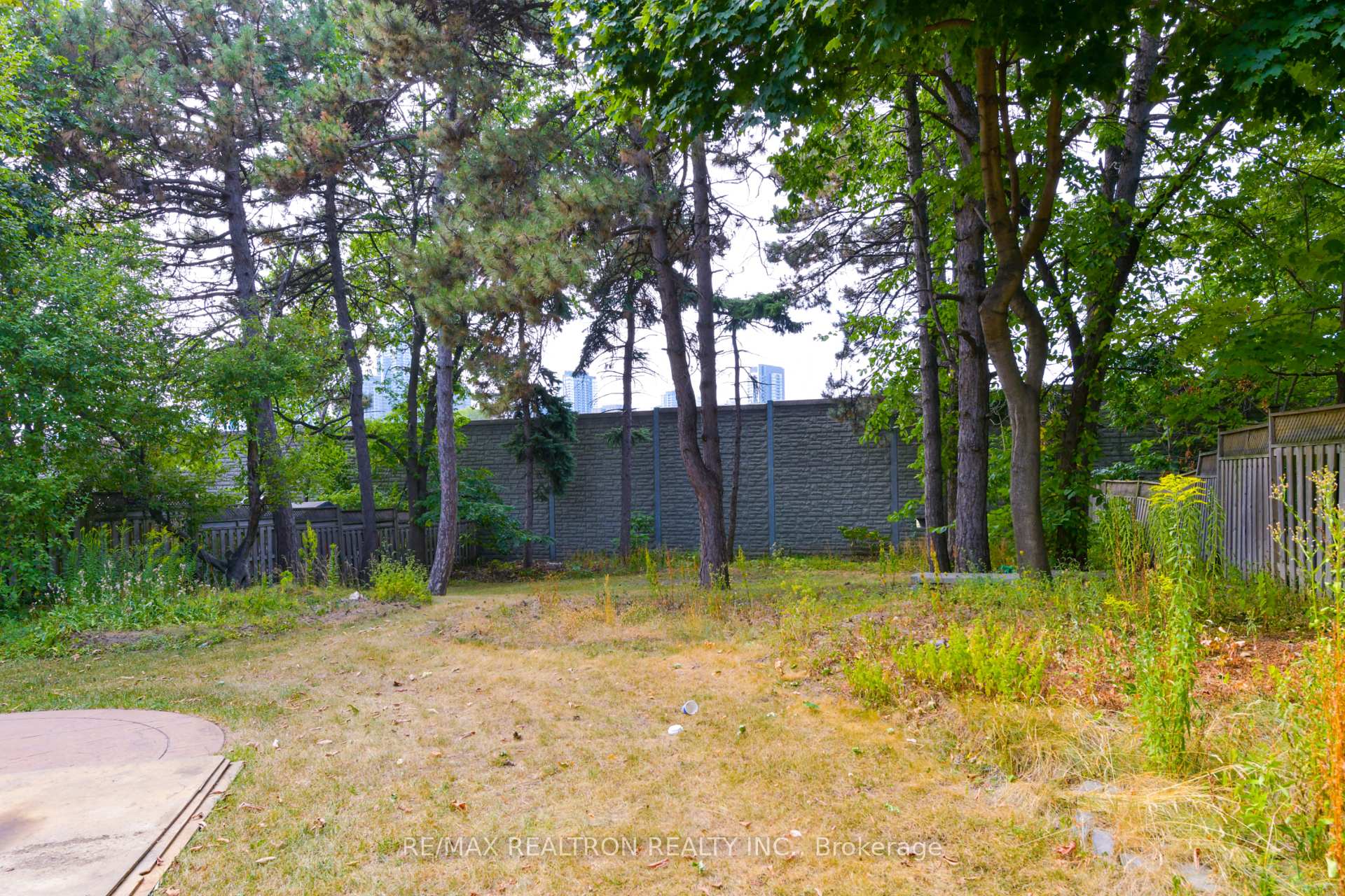 Photo 7 of 150 Upper Canada Drive, North York, St. Andrew-Windfields — HOMEH