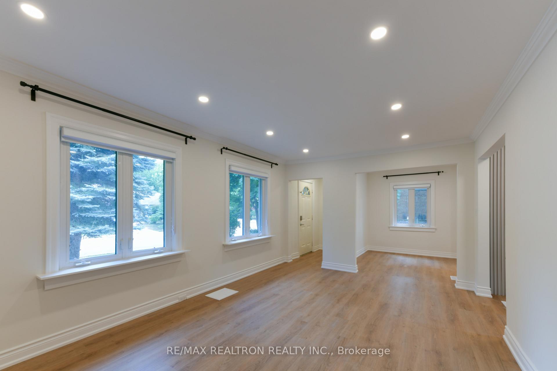 Photo 12 of 150 Upper Canada Drive, North York, St. Andrew-Windfields — HOMEH