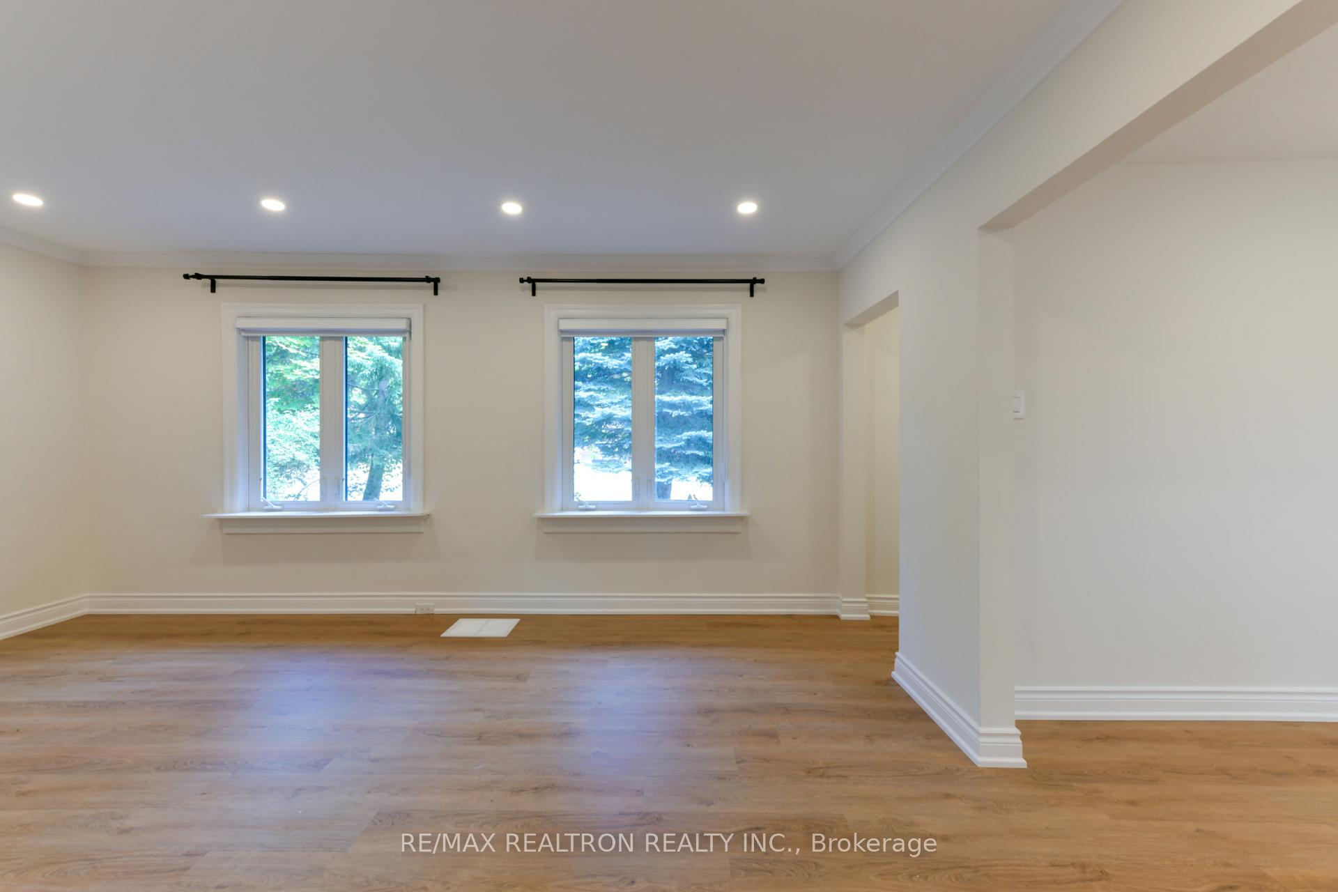 Photo 13 of 150 Upper Canada Drive, North York, St. Andrew-Windfields — HOMEH