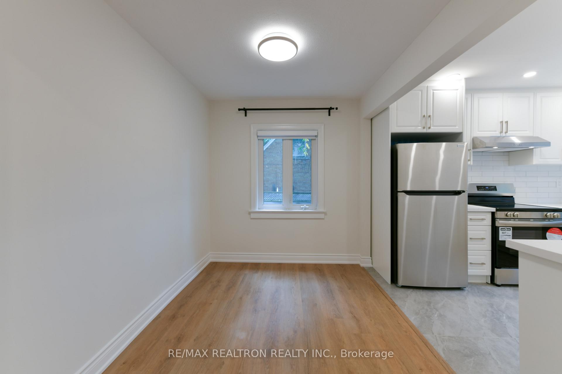 Photo 14 of 150 Upper Canada Drive, North York, St. Andrew-Windfields — HOMEH