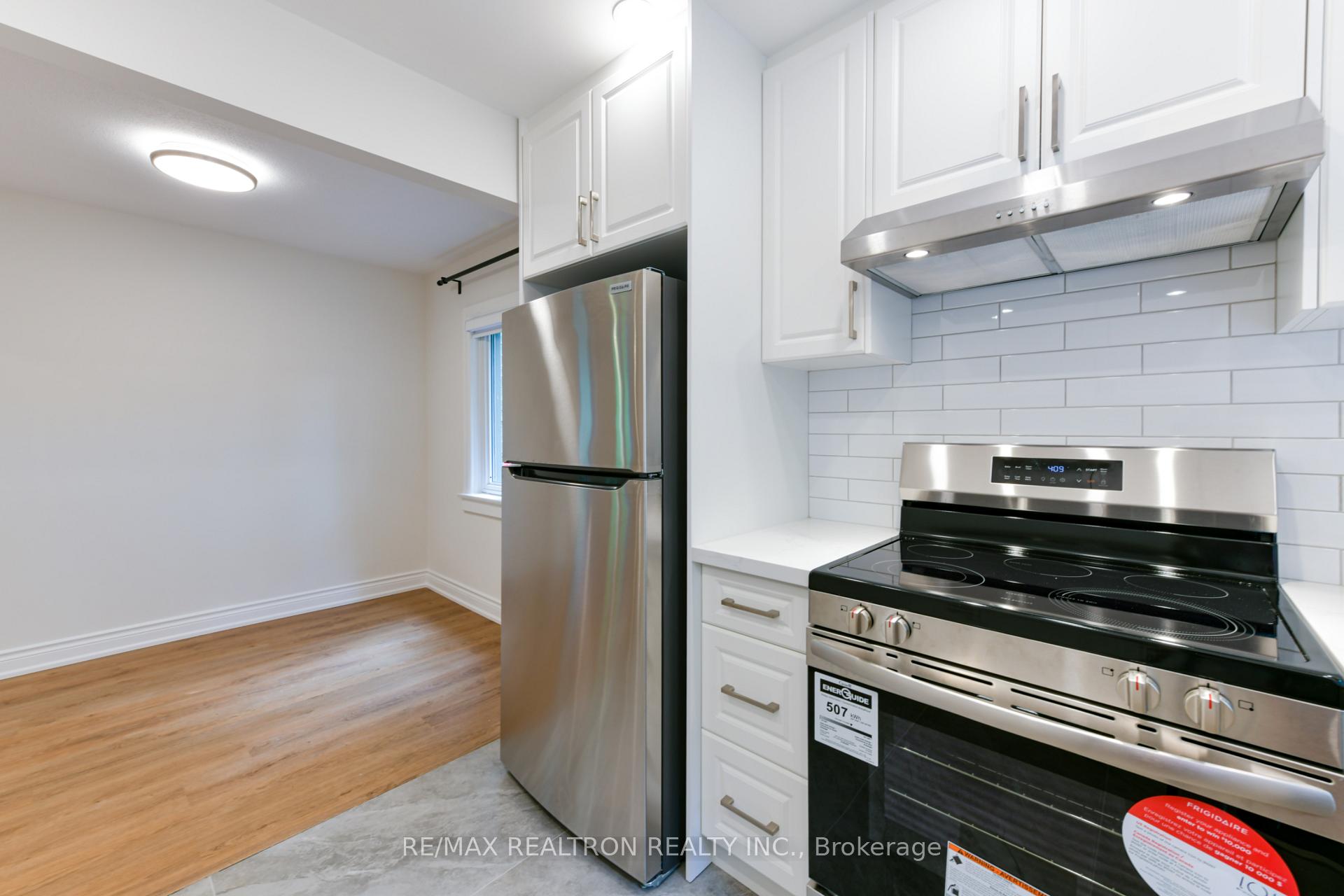 Photo 19 of 150 Upper Canada Drive, North York, St. Andrew-Windfields — HOMEH