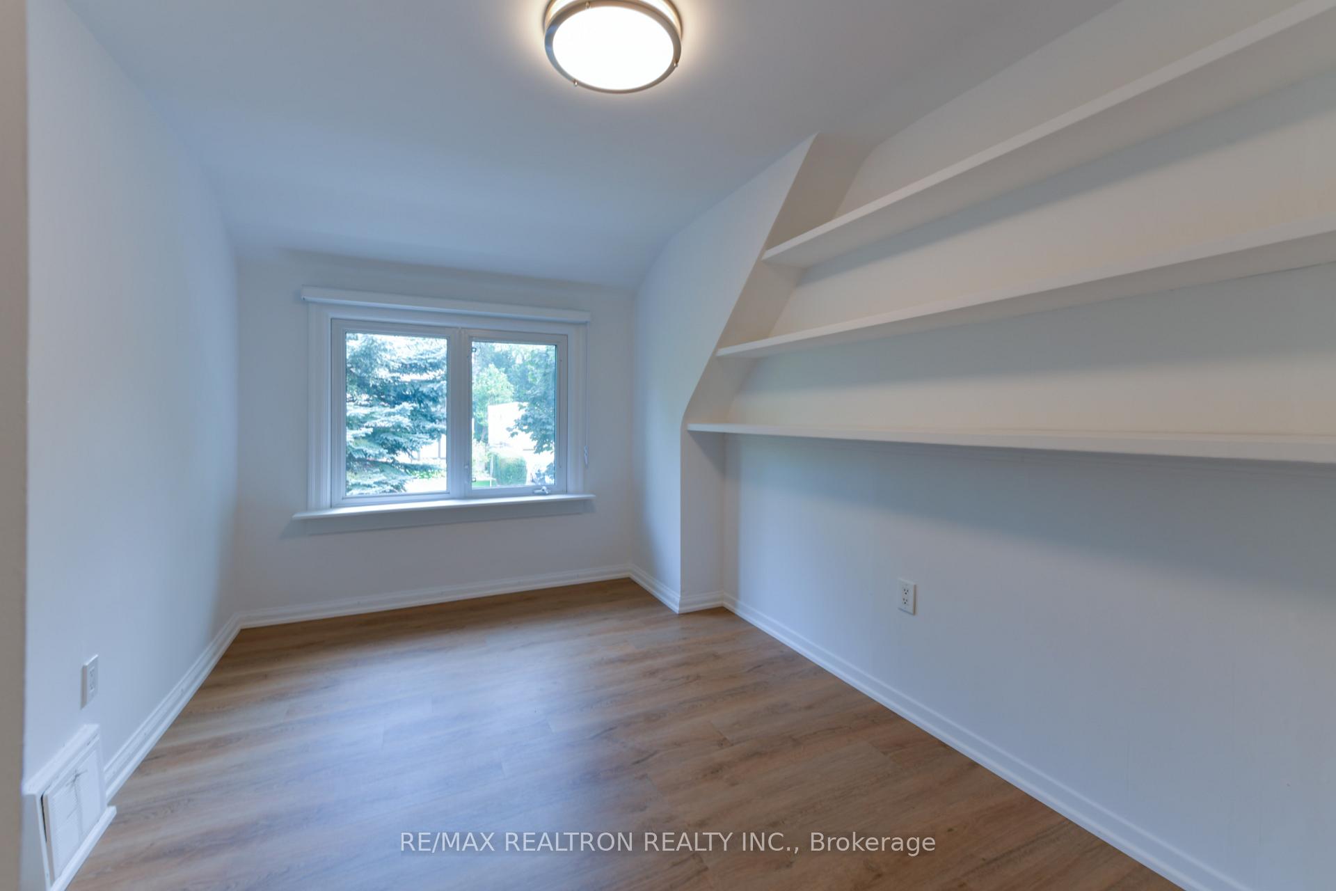 Photo 36 of 150 Upper Canada Drive, North York, St. Andrew-Windfields — HOMEH